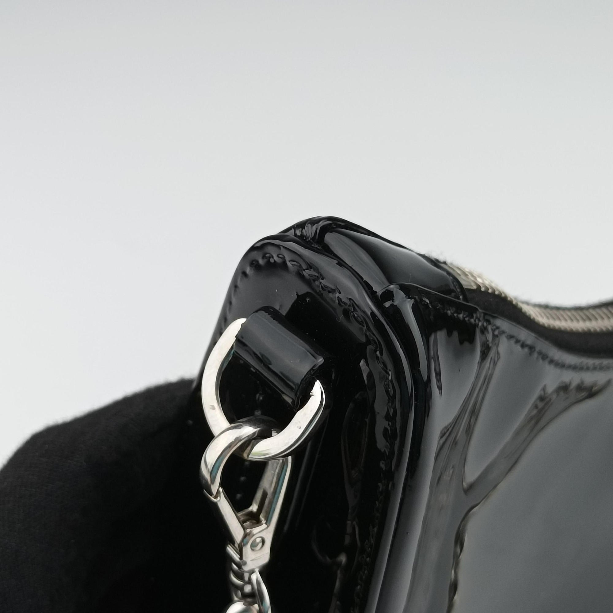 Pre-owned Prada Re-Edition Black Patent leather  shoulderbag | stylenewstar
