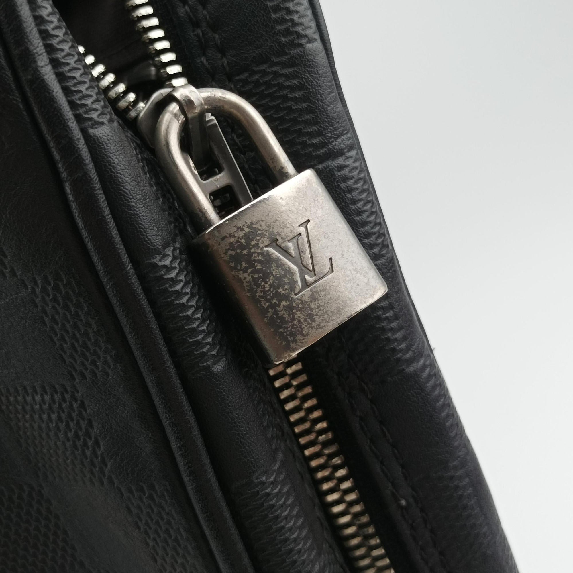 Pre-owned Louis Vuitton Porte-Document Voyage onyx Damier Infini N41146 handbag | stylenewstar