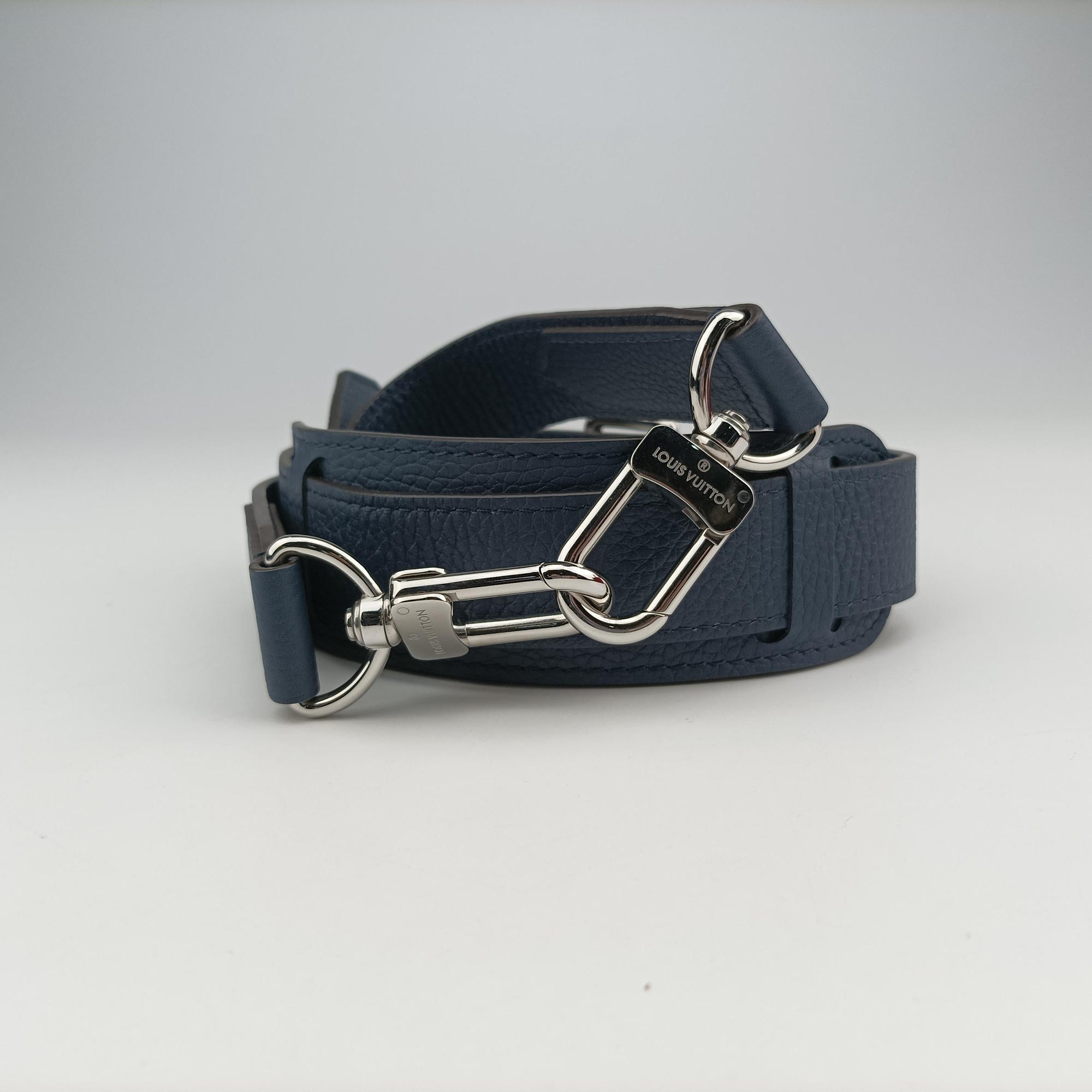 Vintage Louis Vuitton Taurillon Armand Briefcase Navy Leather M54380 shoulderbag | stylenewstar
