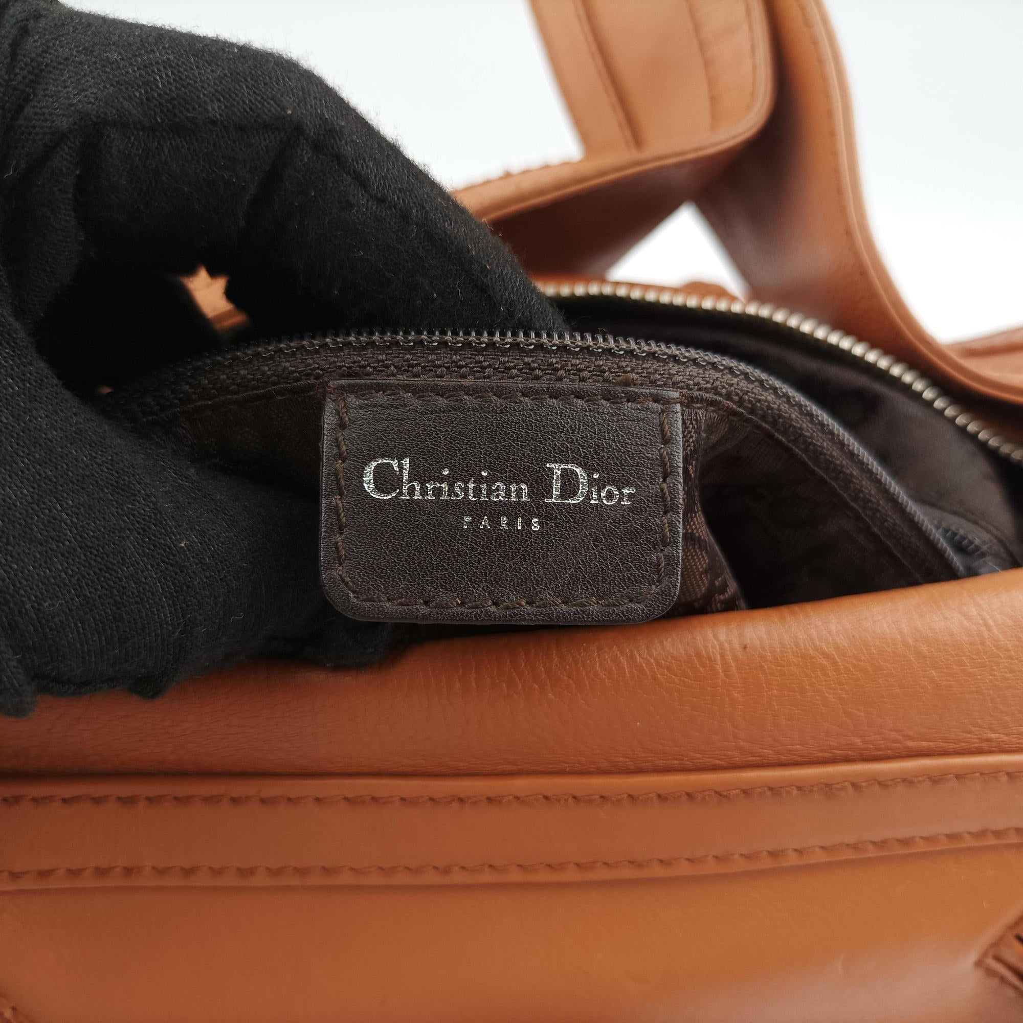 Secondhand Christian Dior D Logo Hobo Brown leather  shoulderbag | stylenewstar