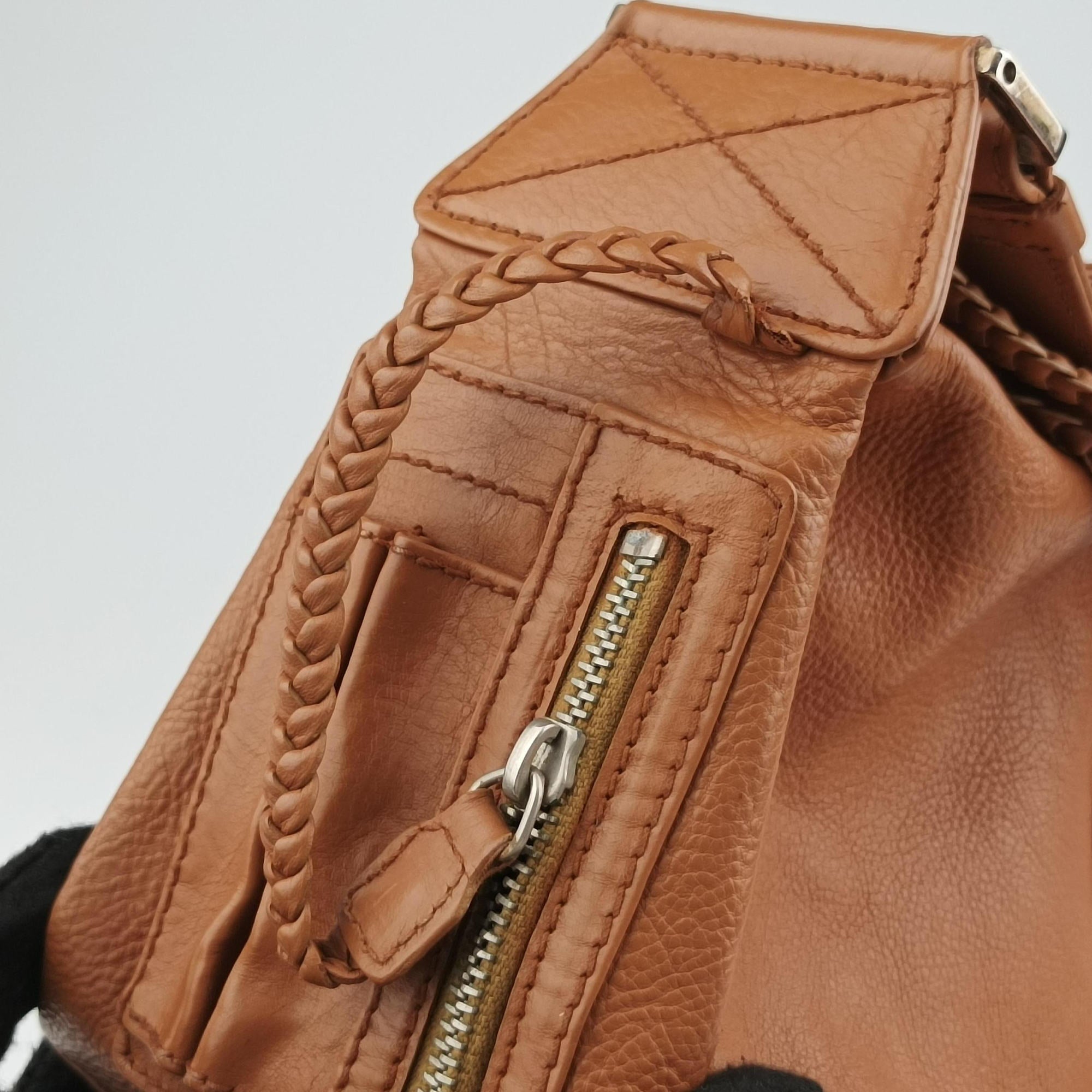 Secondhand Christian Dior D Logo Hobo Brown leather  shoulderbag | stylenewstar
