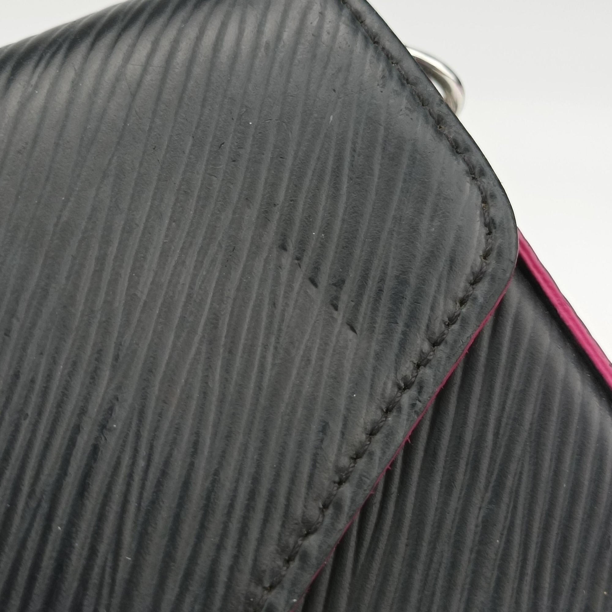 Pre-owned Louis Vuitton Pochette Felice Noir×Pink Epi M64579 shoulderbag | stylenewstar