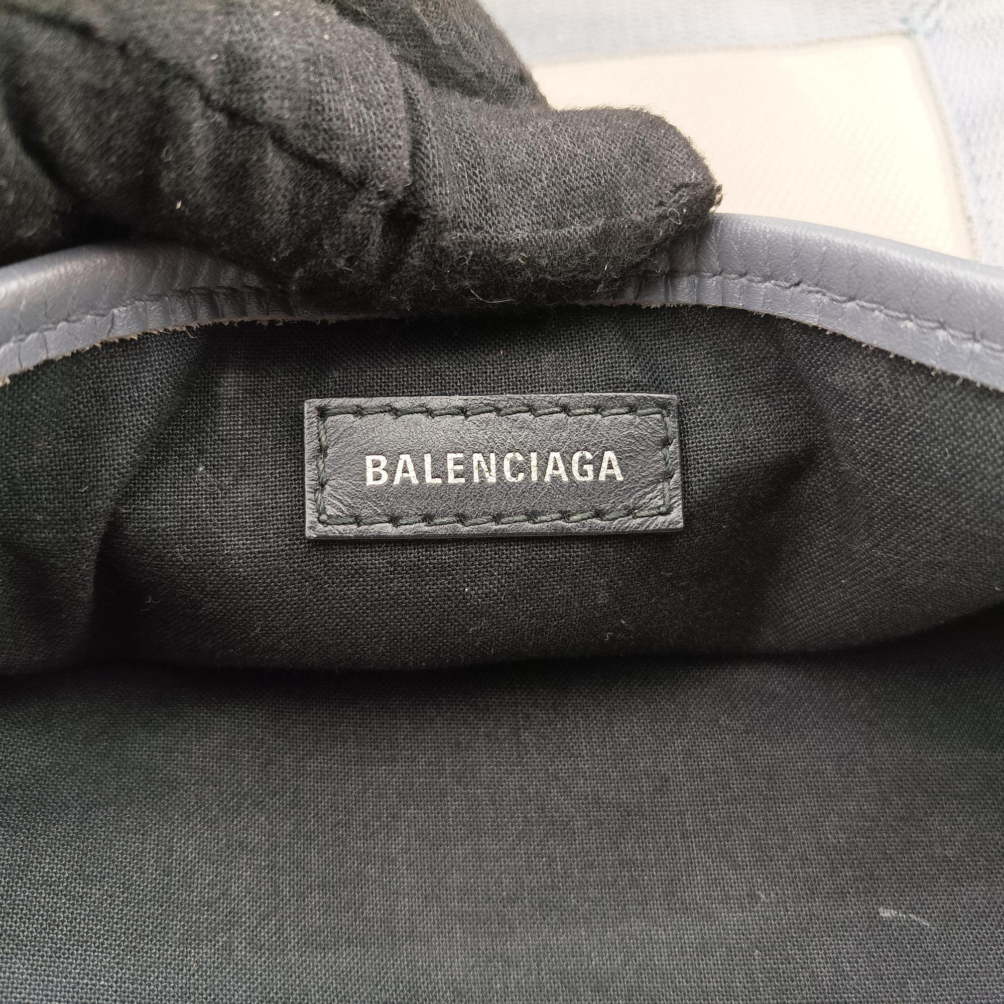 Pre-owned Balenciaga Navy Cabas XS Ivory × Gray Canvas x Leather  handbag | stylenewstar