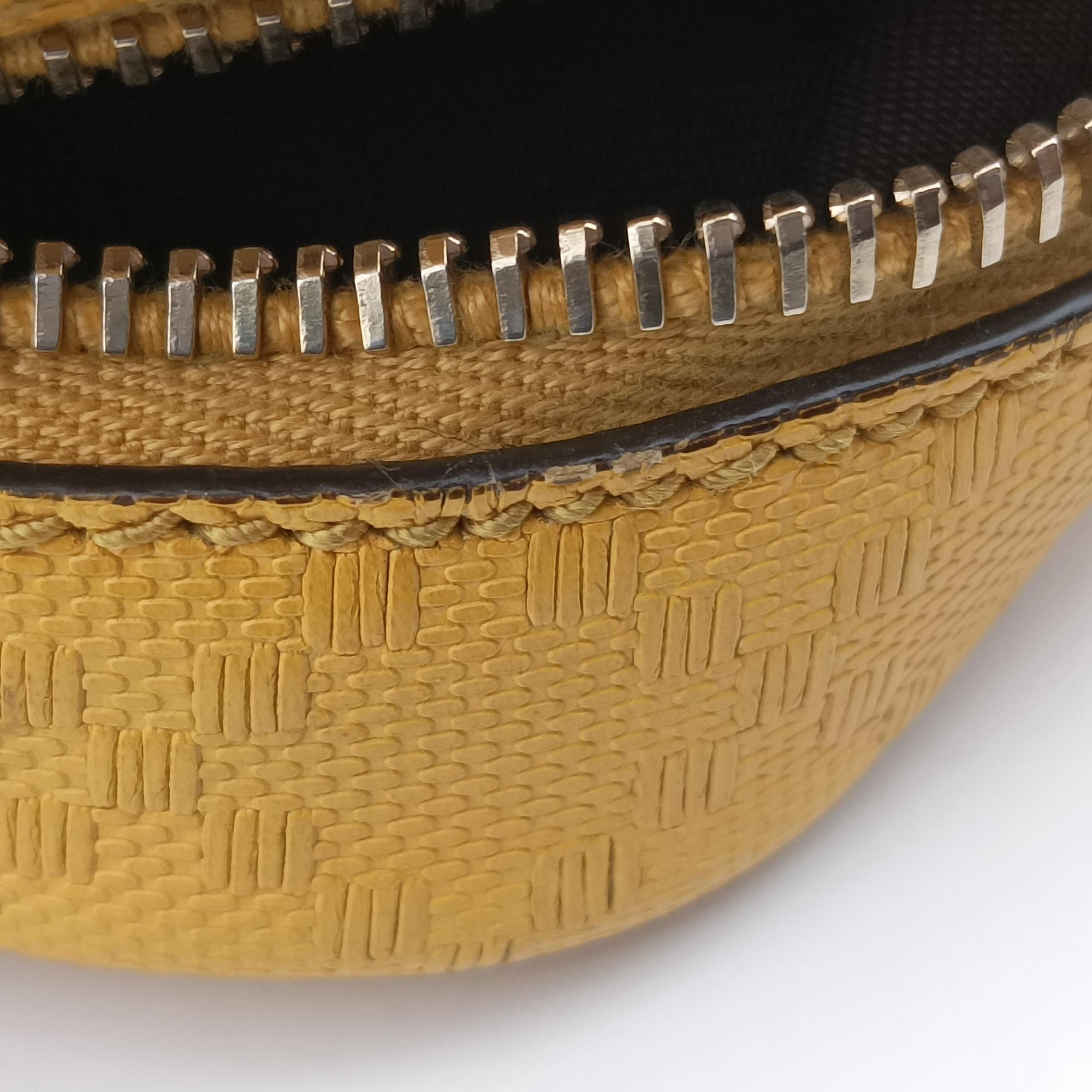 Pre-owned Gucci Diamante Yellow Leather 201448 shoulderbag | stylenewstar