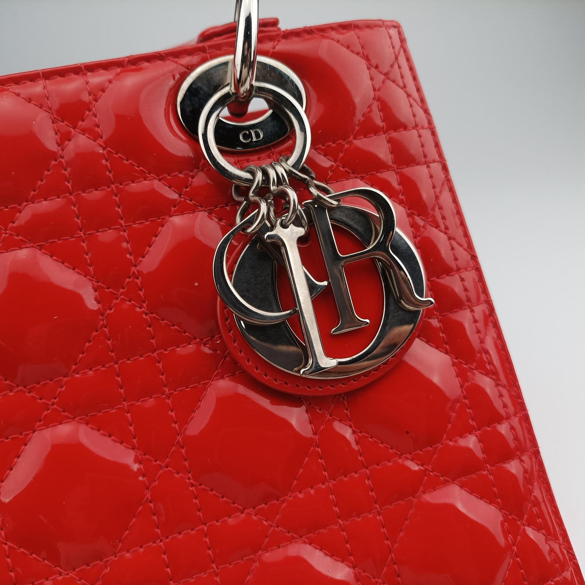 Pre-owned Christian Dior Lady Dior Red patent  shoulderbag | stylenewstar