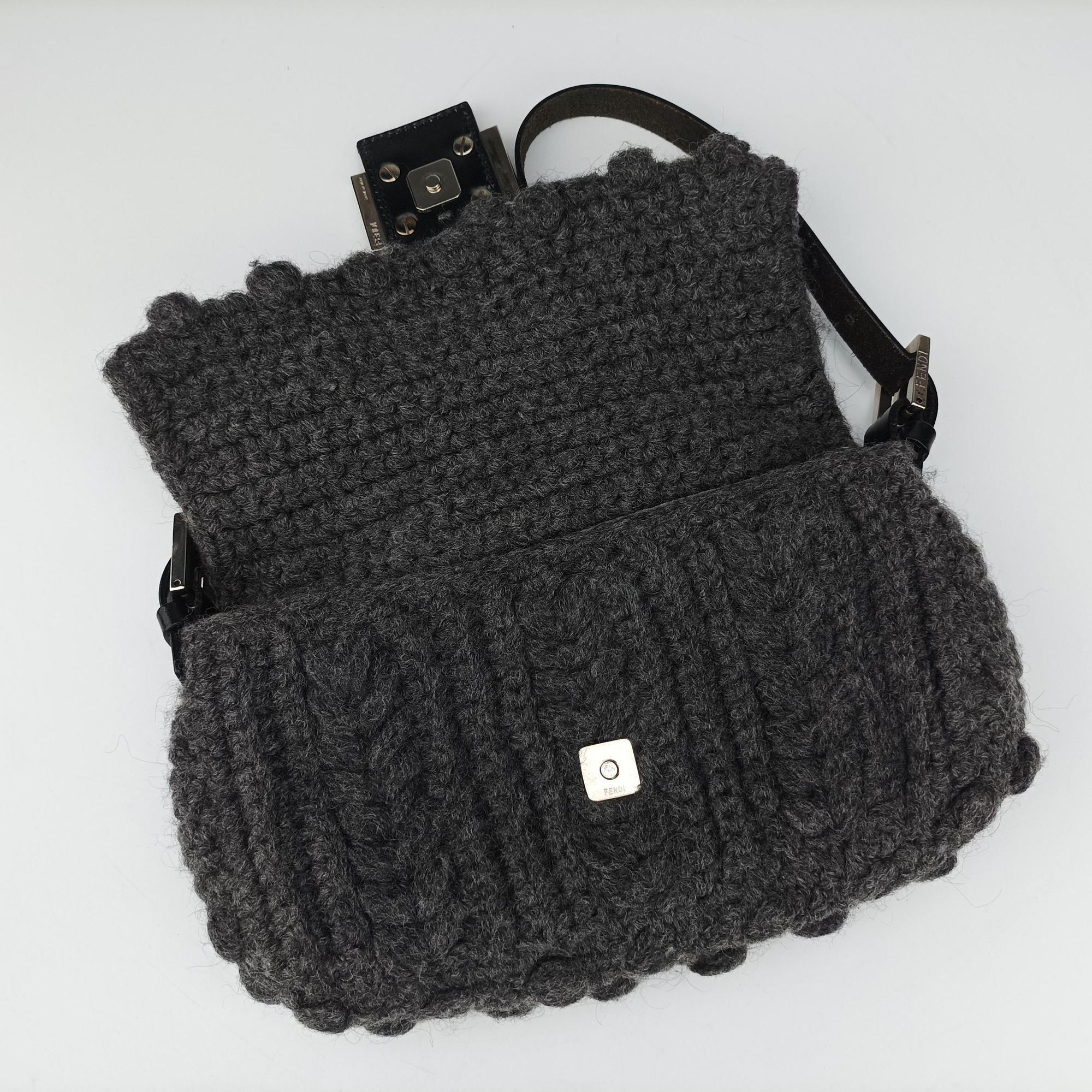 Pre-owned Fendi Baguette Grey Wool × Leather 16 160 shoulderbag | stylenewstar