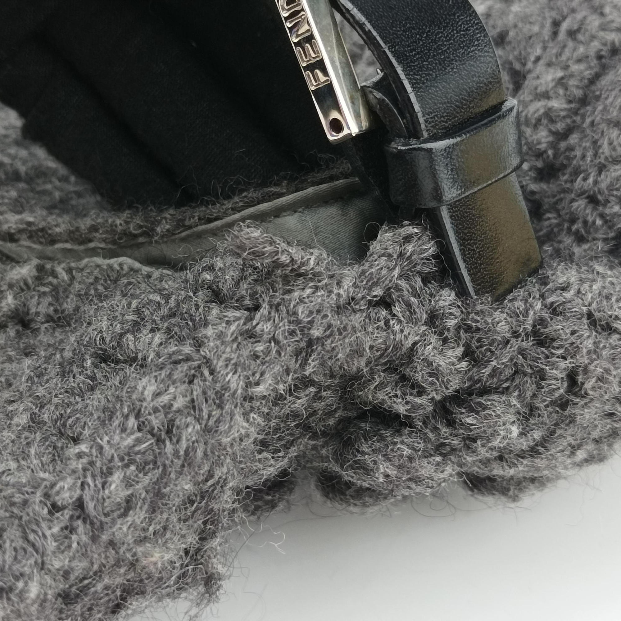 Pre-owned Fendi Baguette Grey Wool × Leather 16 160 shoulderbag | stylenewstar