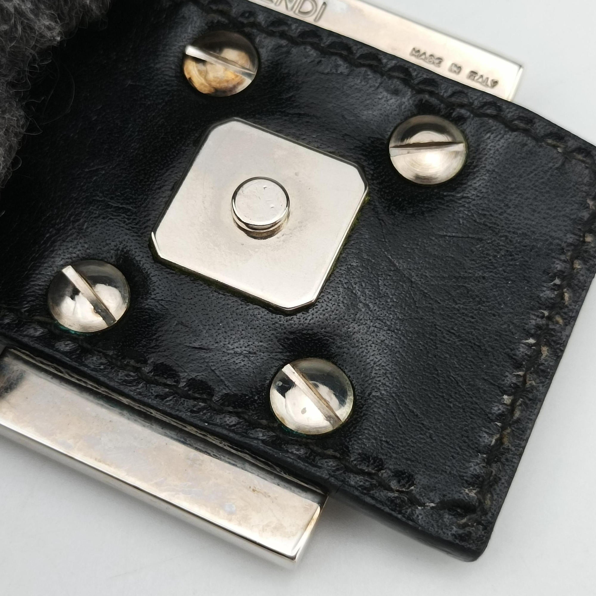 Pre-owned Fendi Baguette Grey Wool × Leather 16 160 shoulderbag | stylenewstar