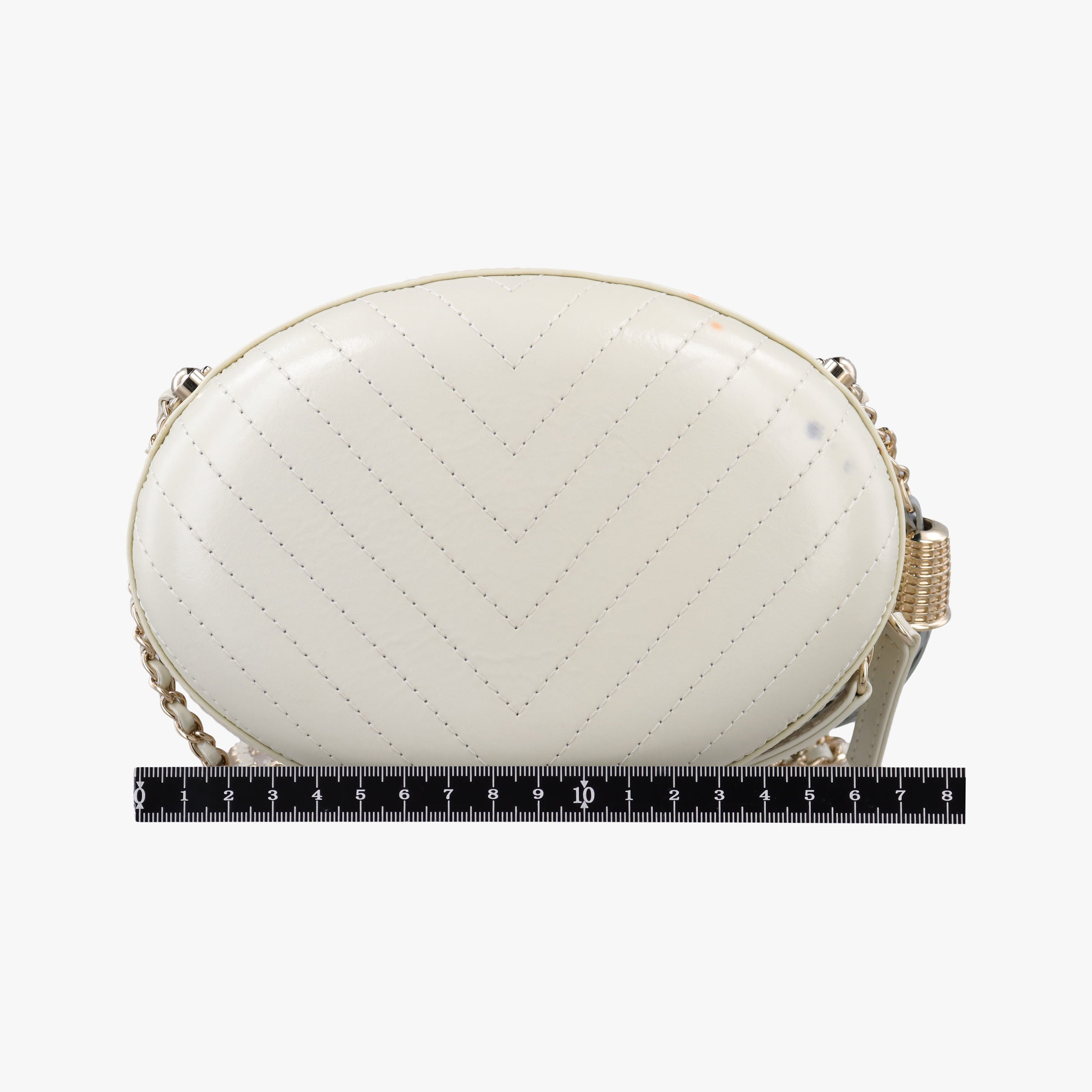 Vintage Chanel LA PAUSA Shiny Chevron Oval Tassel White Leather AS0204 shoulderbag | stylenewstar