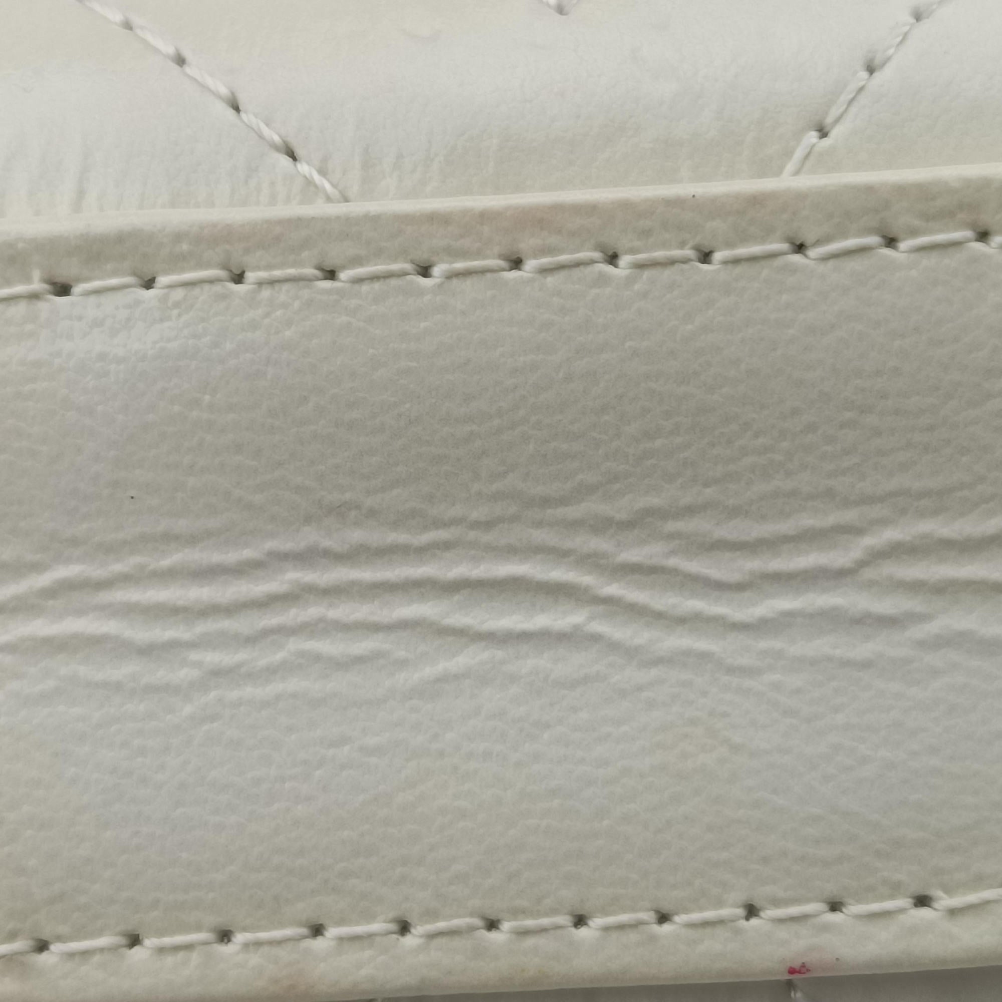 Vintage Chanel LA PAUSA Shiny Chevron Oval Tassel White Leather AS0204 shoulderbag | stylenewstar