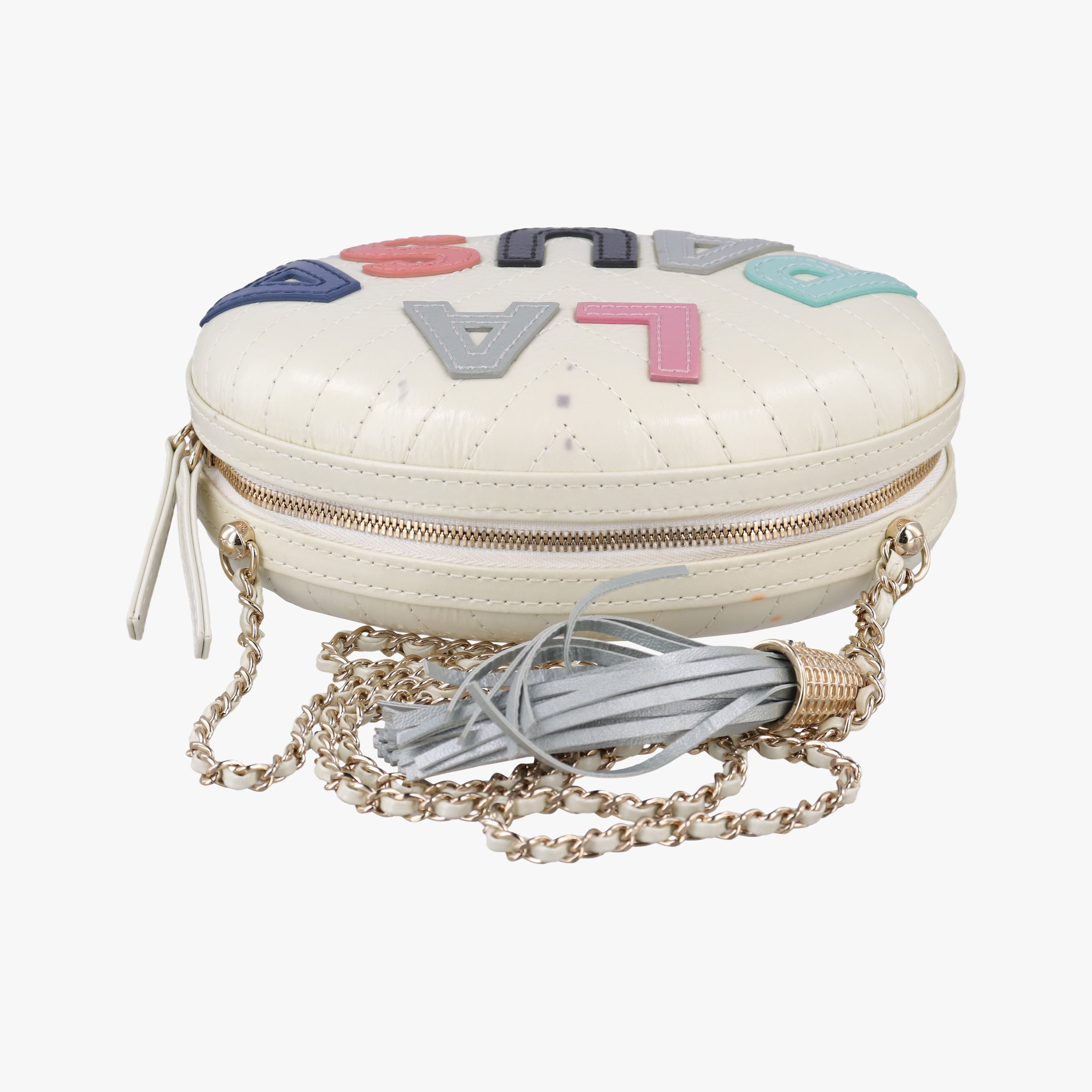 Vintage Chanel LA PAUSA Shiny Chevron Oval Tassel White Leather AS0204 shoulderbag | stylenewstar