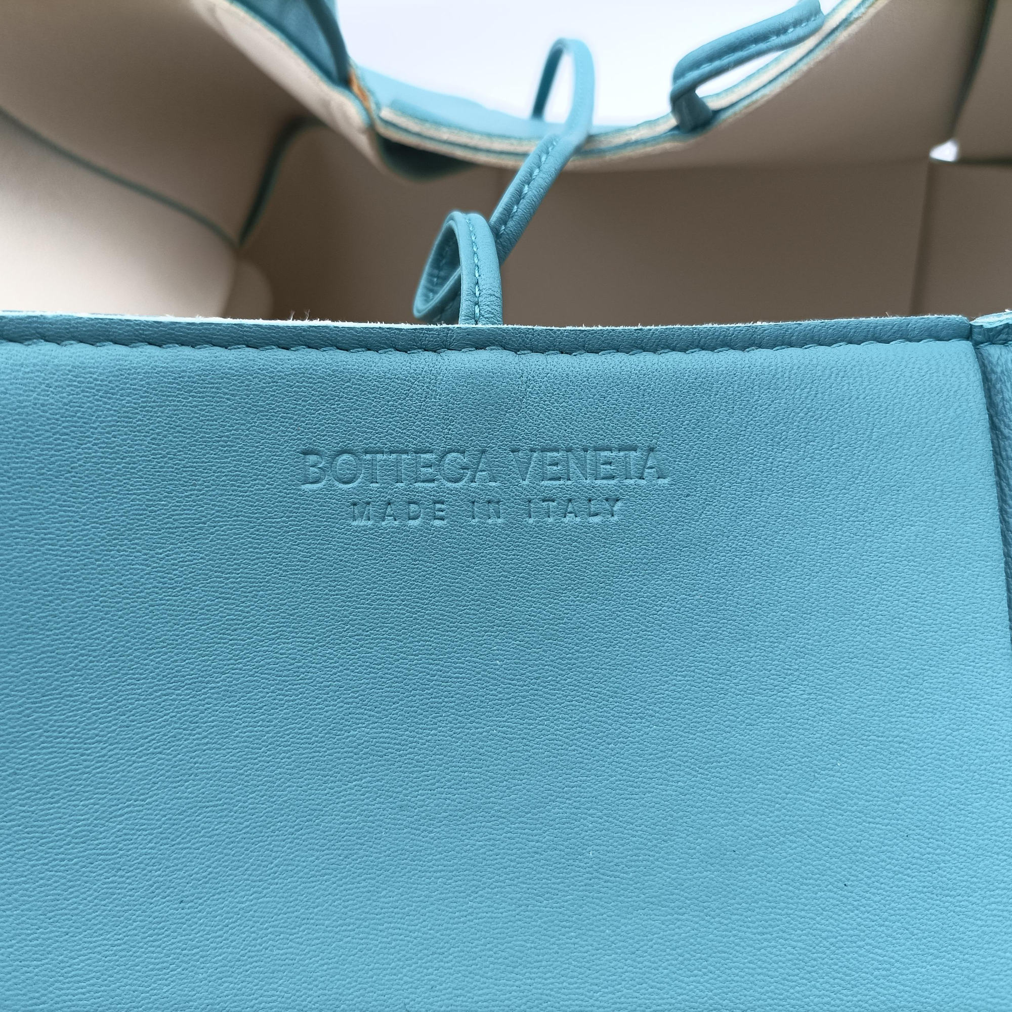 Pre-owned Bottega Veneta THE ARCO Tote Blue lambskin  handbag | stylenewstar