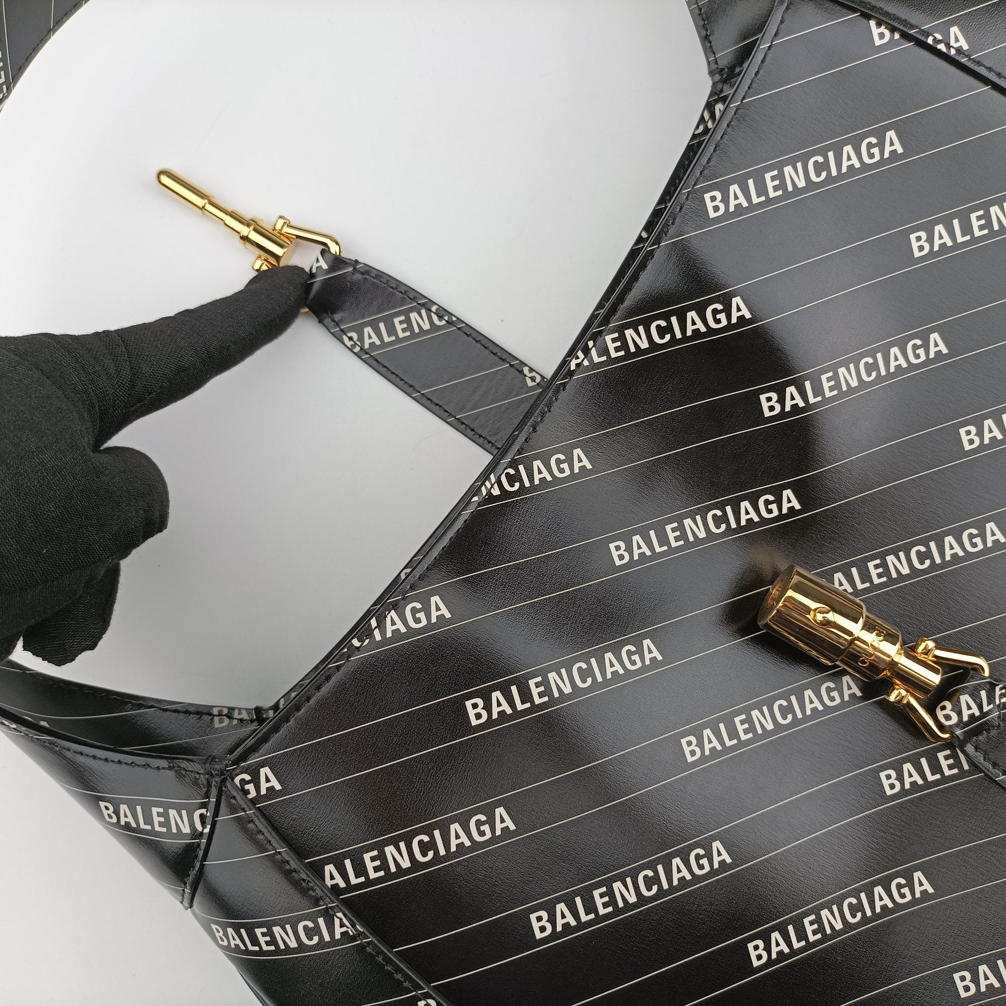 Pre-owned Gucci Gucci x Balenciaga The Hacker Project Jackie 1961 Black Leather 636712 shoulderbag | stylenewstar