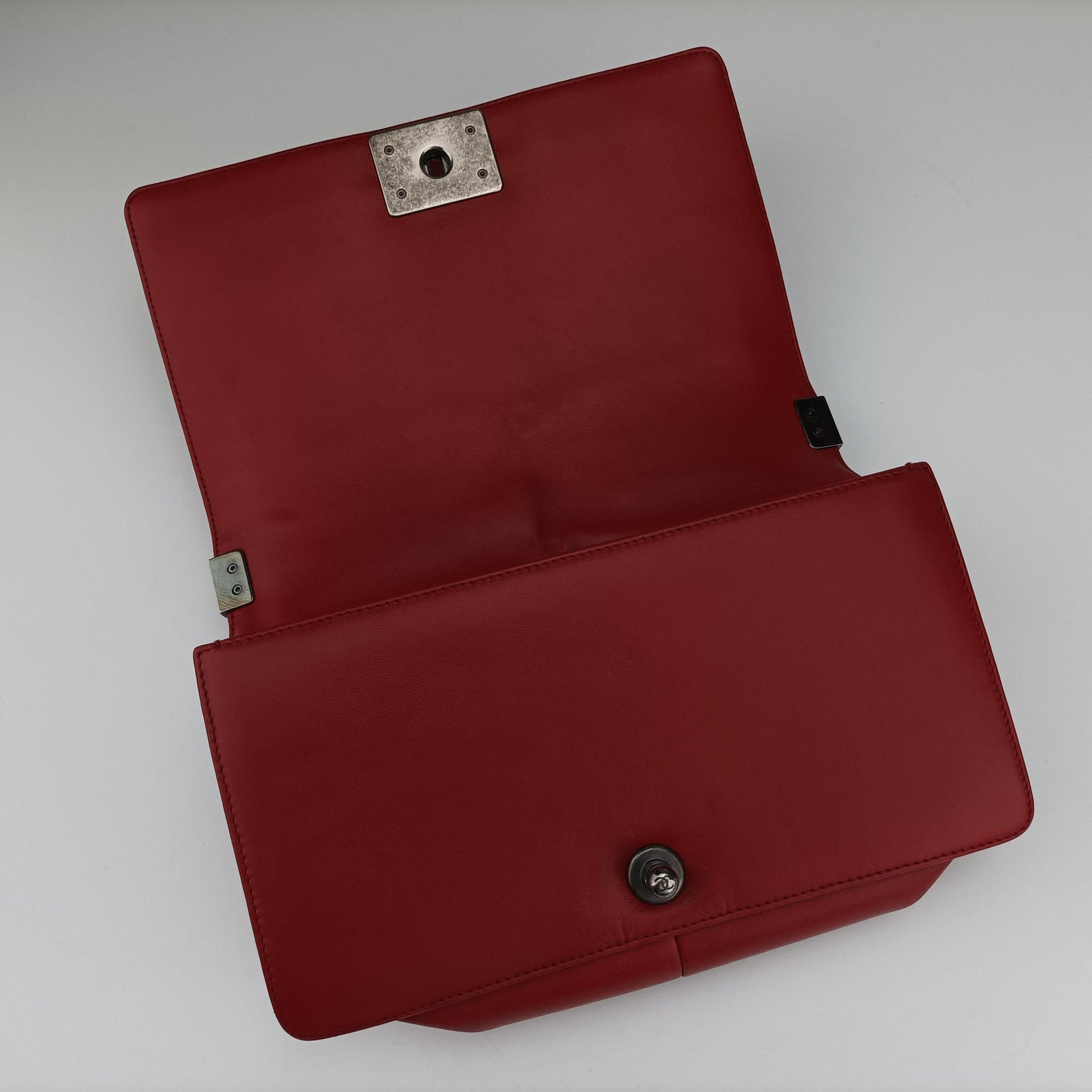 Secondhand Chanel BOY CHANEL Red Leather A67086 shoulderbag | stylenewstar