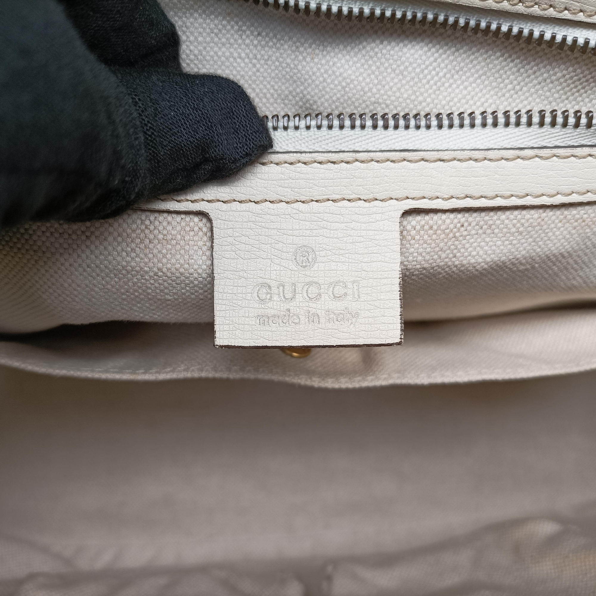 Pre-owned Gucci Bright Bit White Leather 319795 handbag | stylenewstar