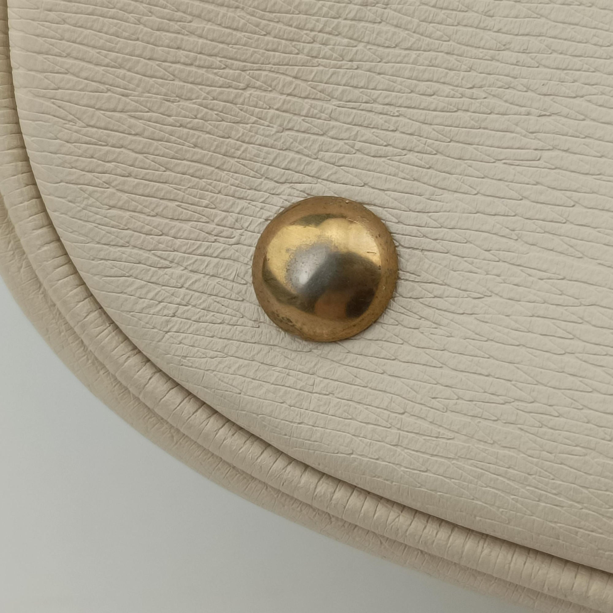 Pre-owned Gucci Bright Bit White Leather 319795 handbag | stylenewstar