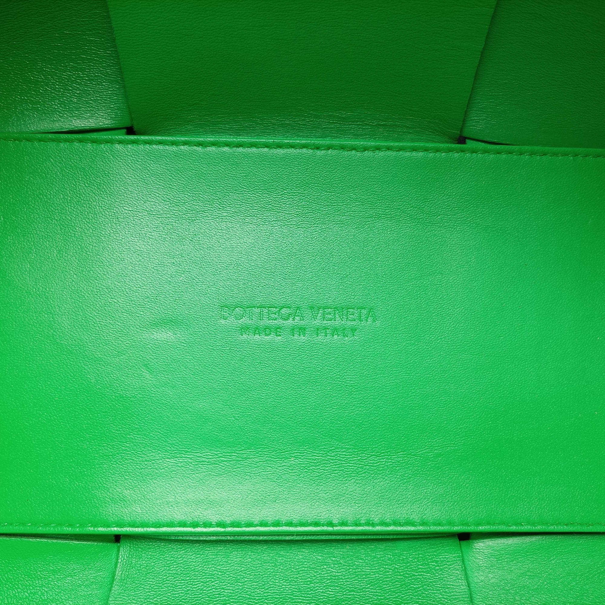 Pre-owned Bottega Veneta THE ARCO Tote Green lambskin  handbag | stylenewstar