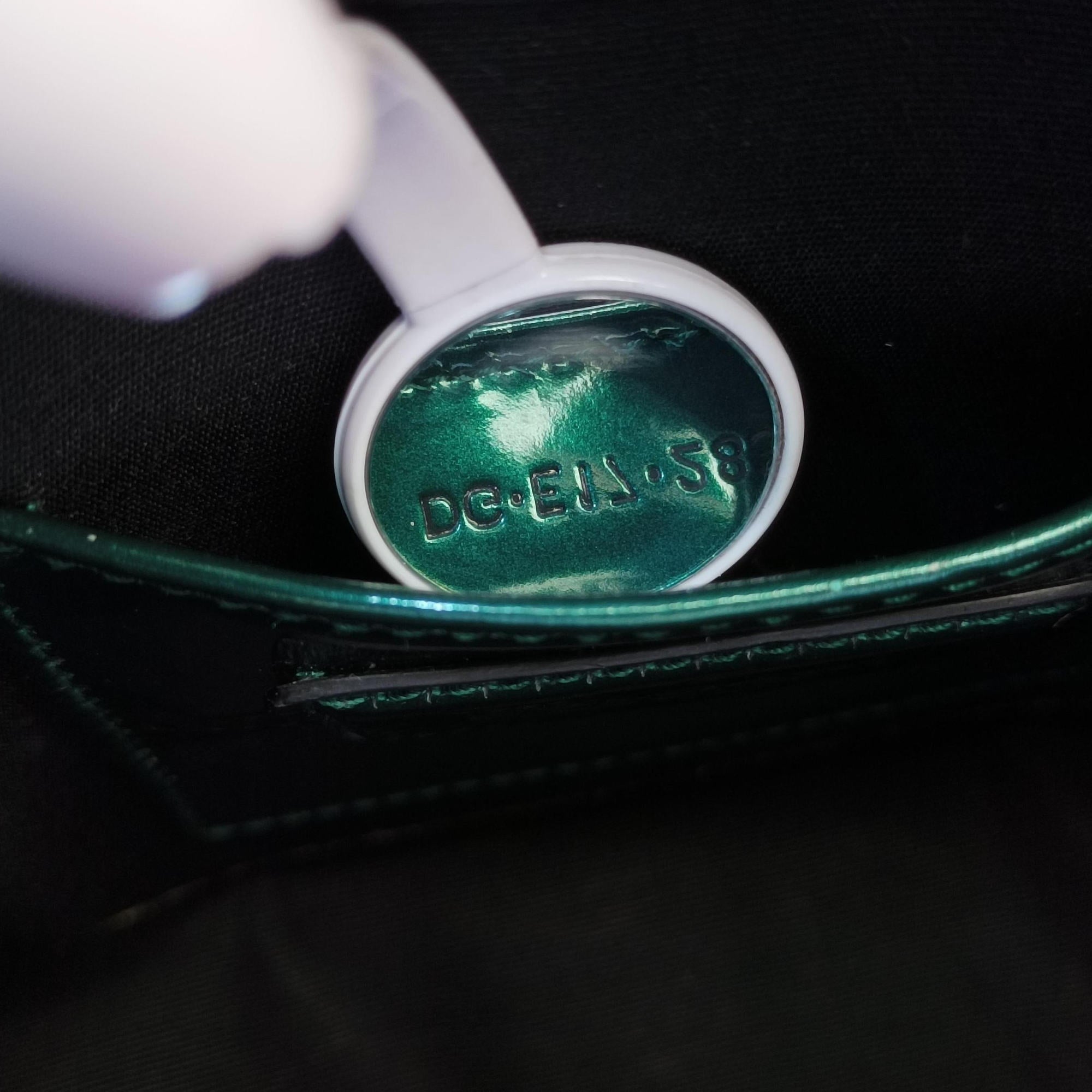 Pre-owned Bvlgari SERPENTI FOREVER Green Patent  shoulderbag | stylenewstar