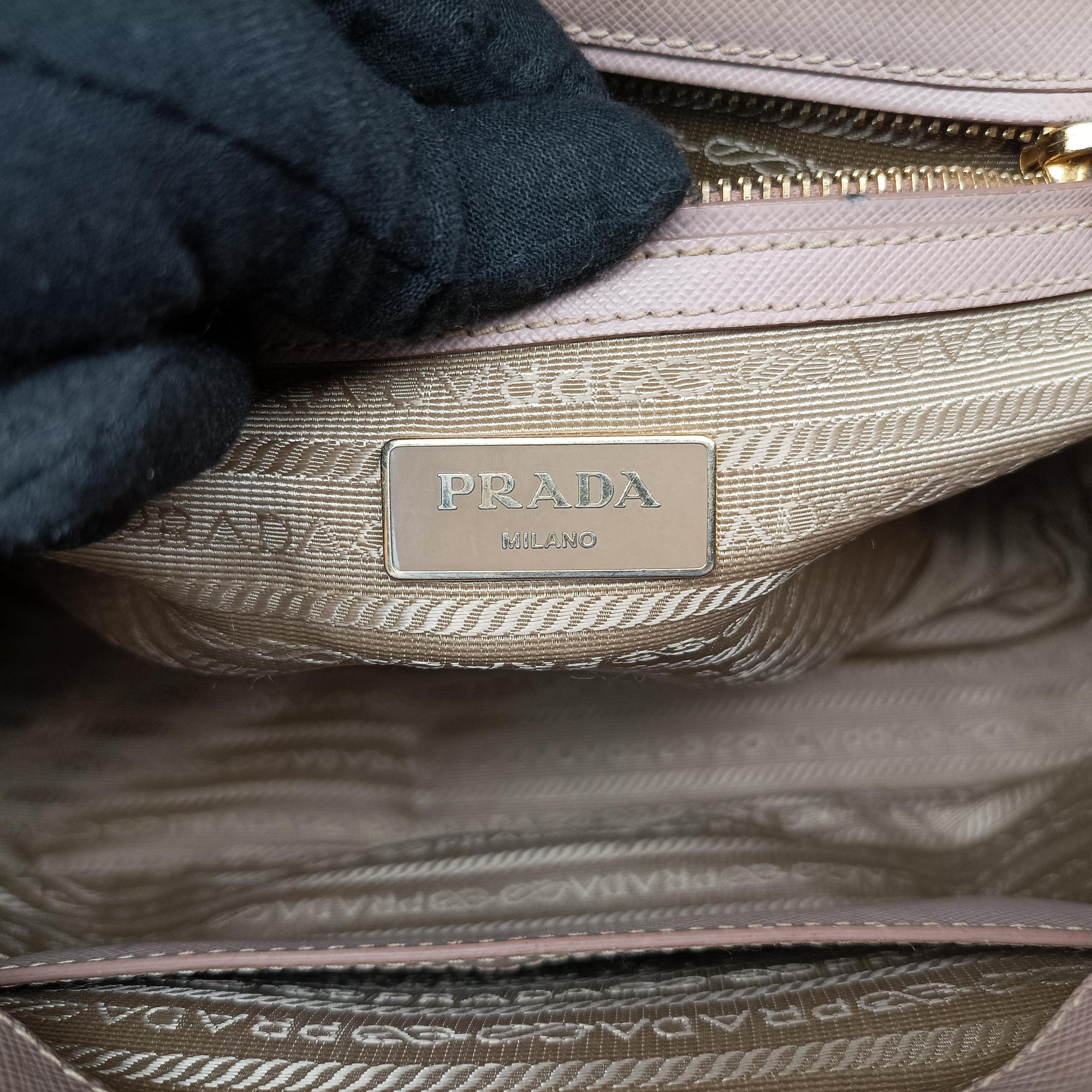 Pre-owned Prada Galleria Pink SAFFIANO Leather BN1786 shoulderbag | stylenewstar