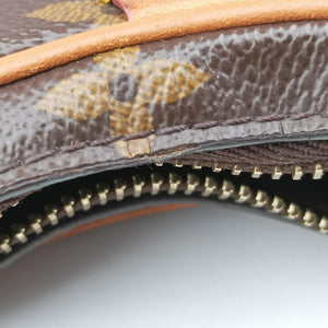 Secondhand Louis Vuitton Croissant MM Brown Monogram Canvas M46828 shoulderbag | stylenewstar
