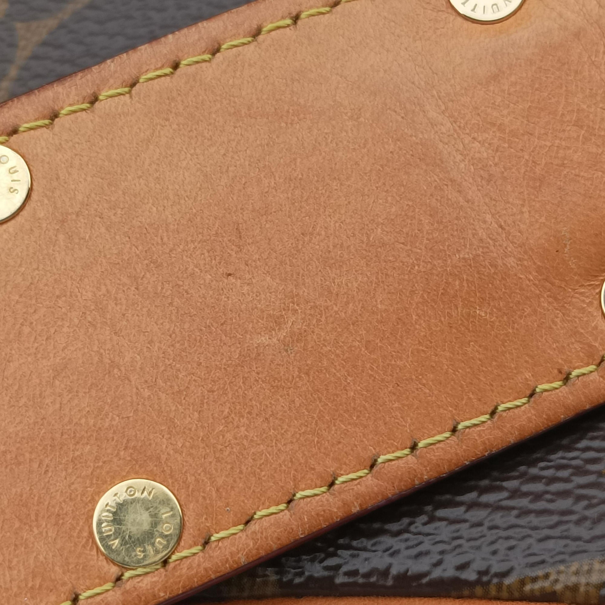 Secondhand Louis Vuitton Croissant MM Brown Monogram Canvas M46828 shoulderbag | stylenewstar
