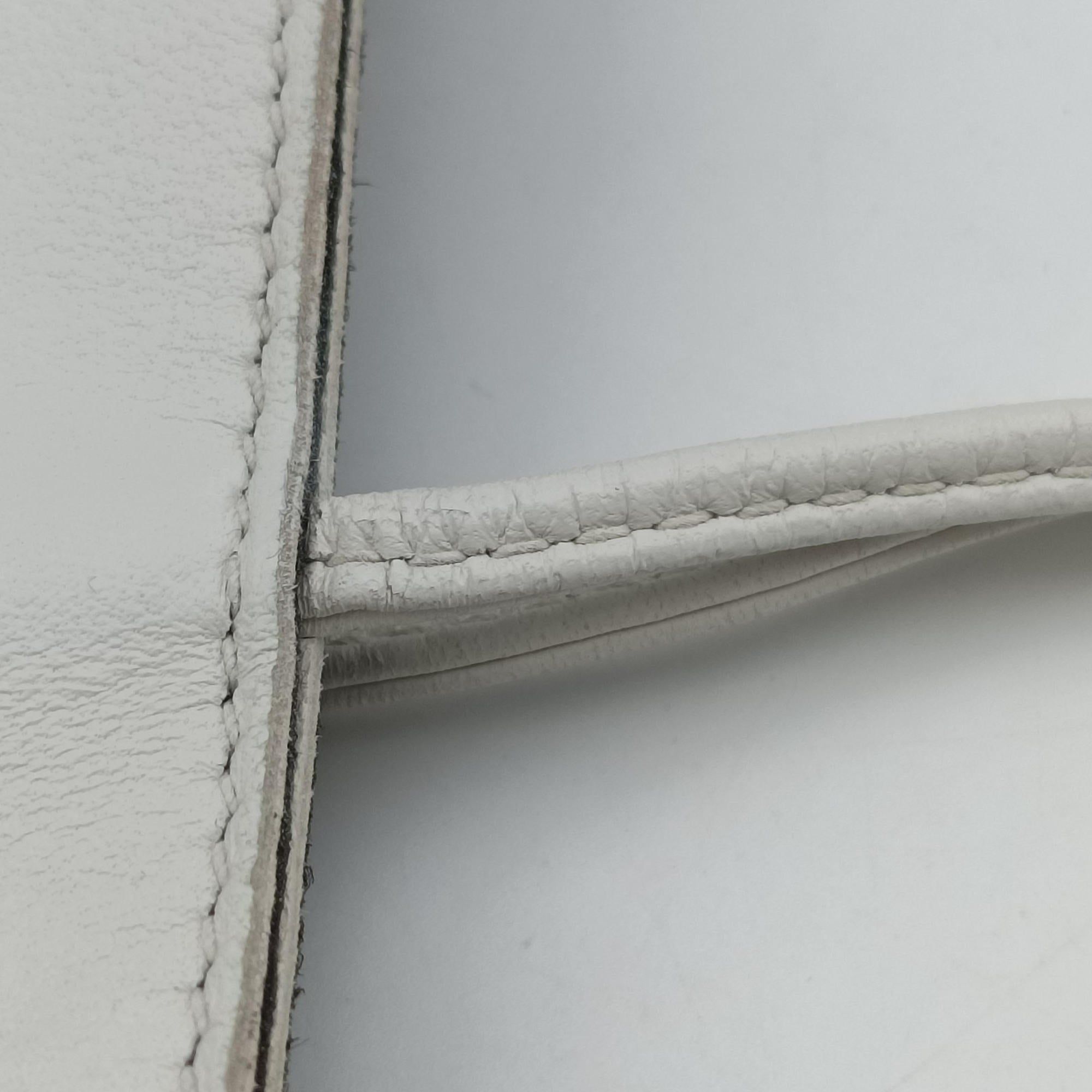 Secondhand Bottega Veneta THE ARCO Tote White lambskin  handbag | stylenewstar