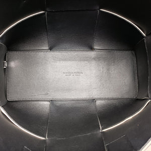 Secondhand Bottega Veneta THE ARCO Tote White lambskin  handbag | stylenewstar