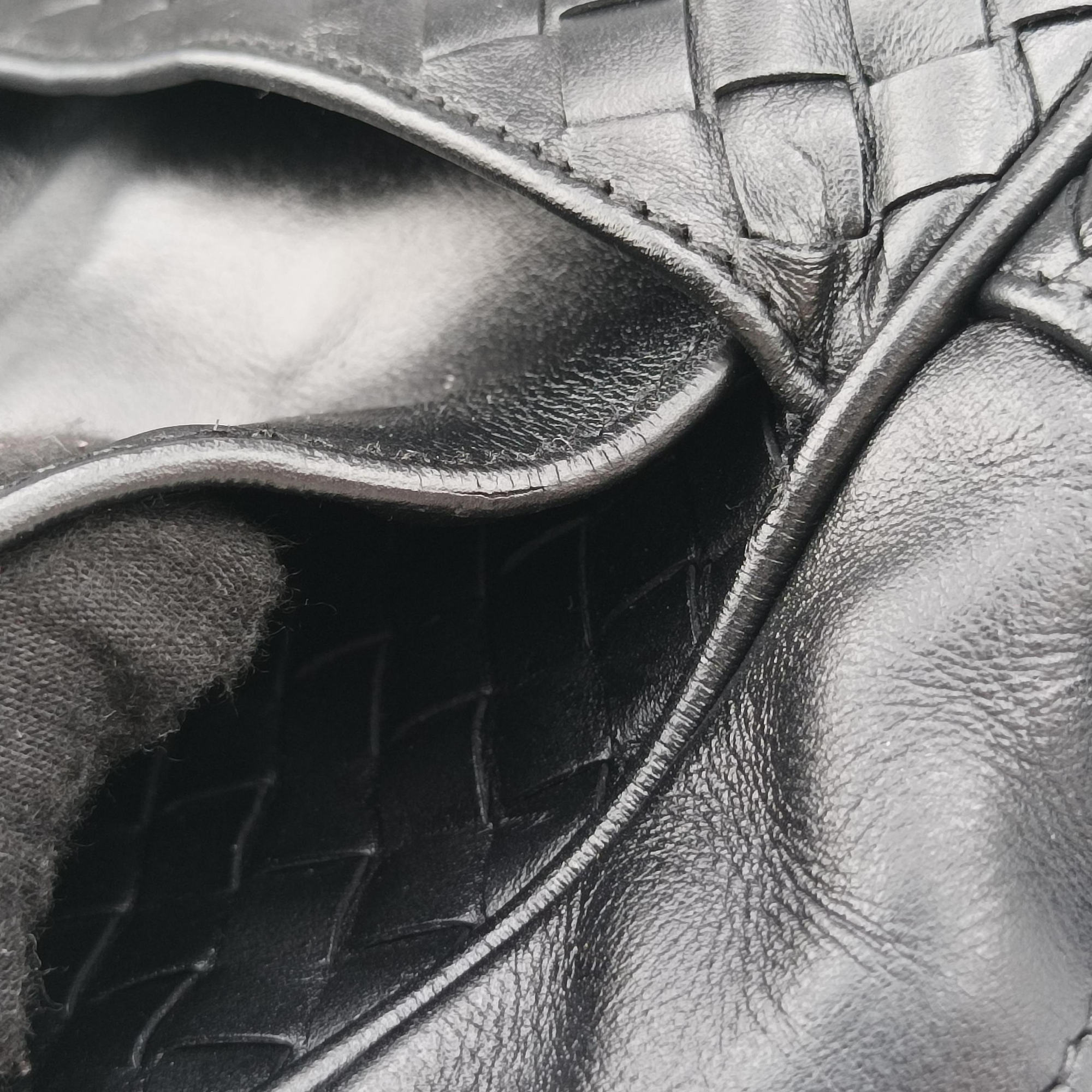 Pre-owned Bottega Veneta Intrecciato Black lambskin  shoulderbag | stylenewstar
