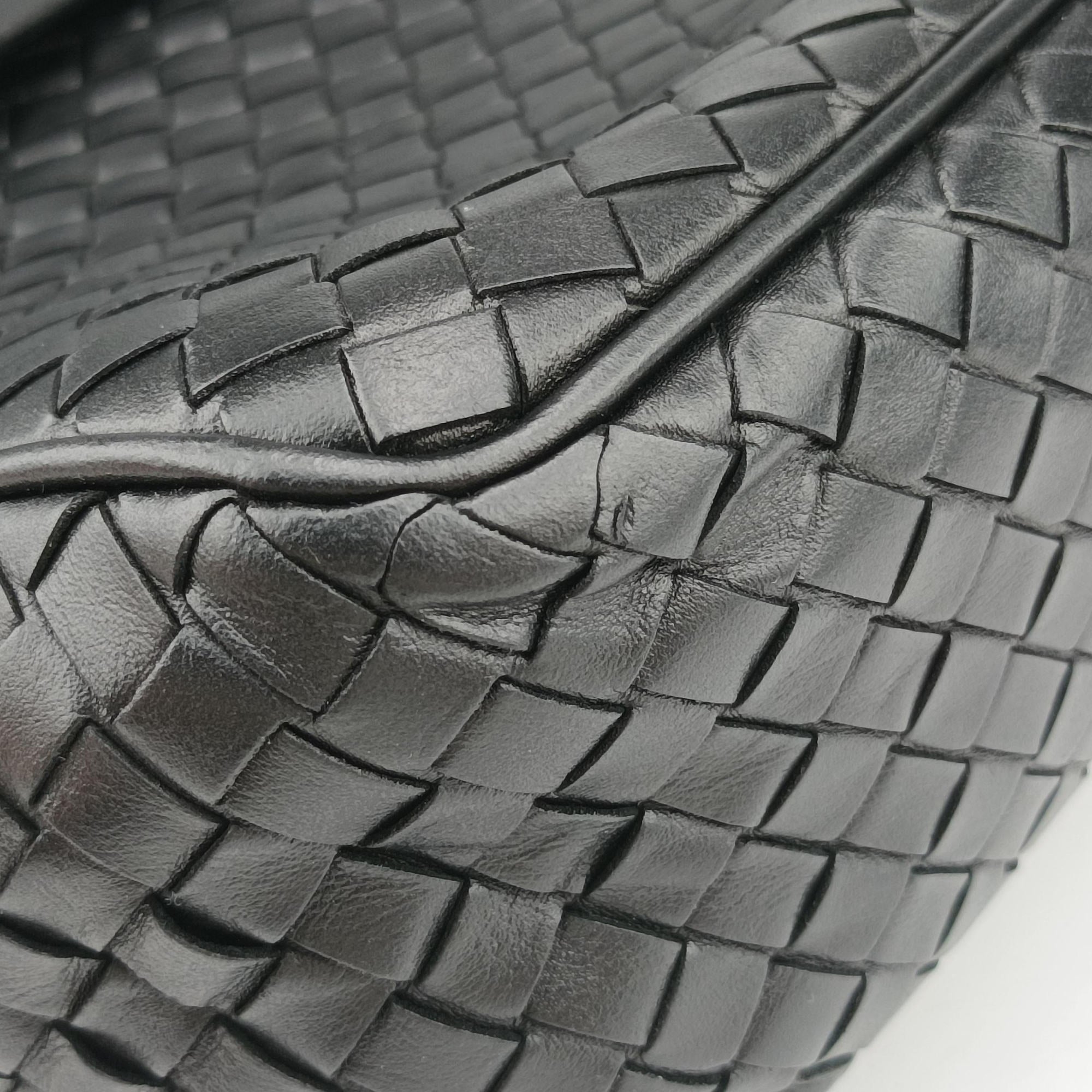 Pre-owned Bottega Veneta Intrecciato Black lambskin  shoulderbag | stylenewstar