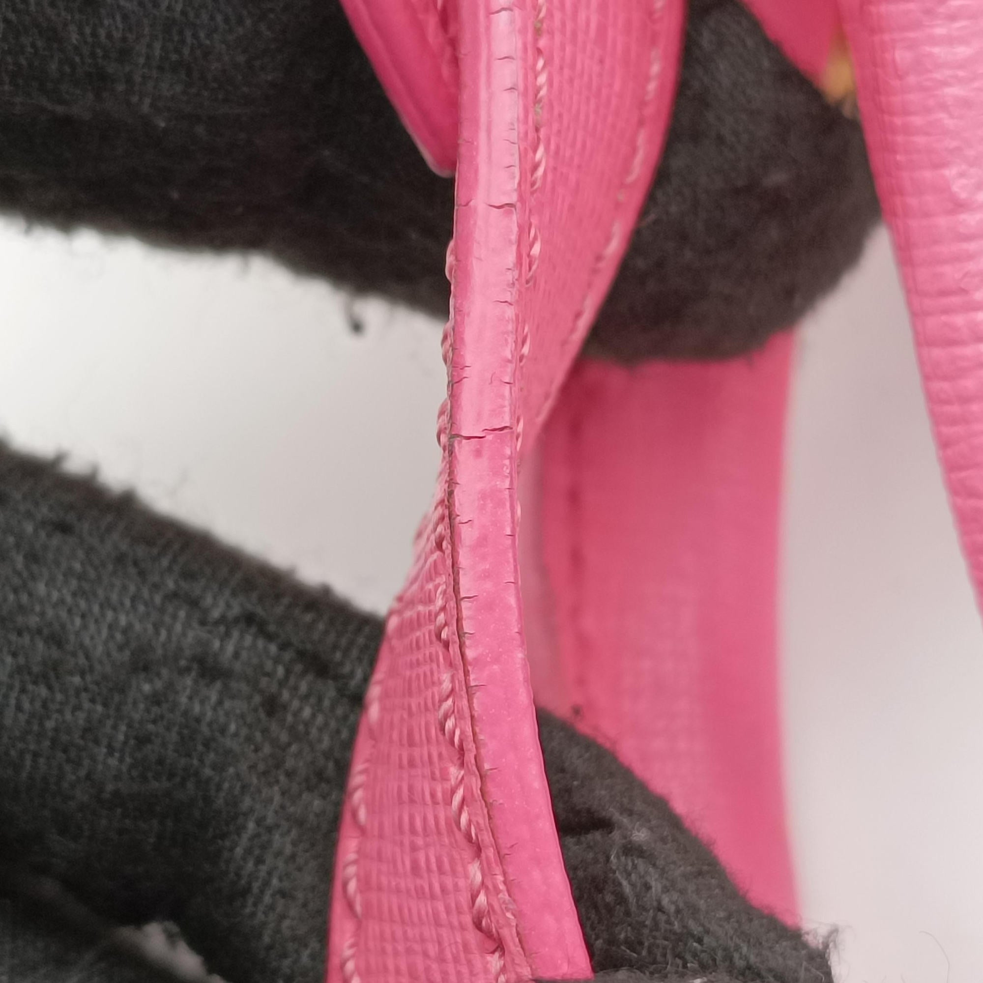 Pre-owned Fendi Petite 2 JOURS Black×Pink×Beige Leather 8BR253 shoulderbag | stylenewstar