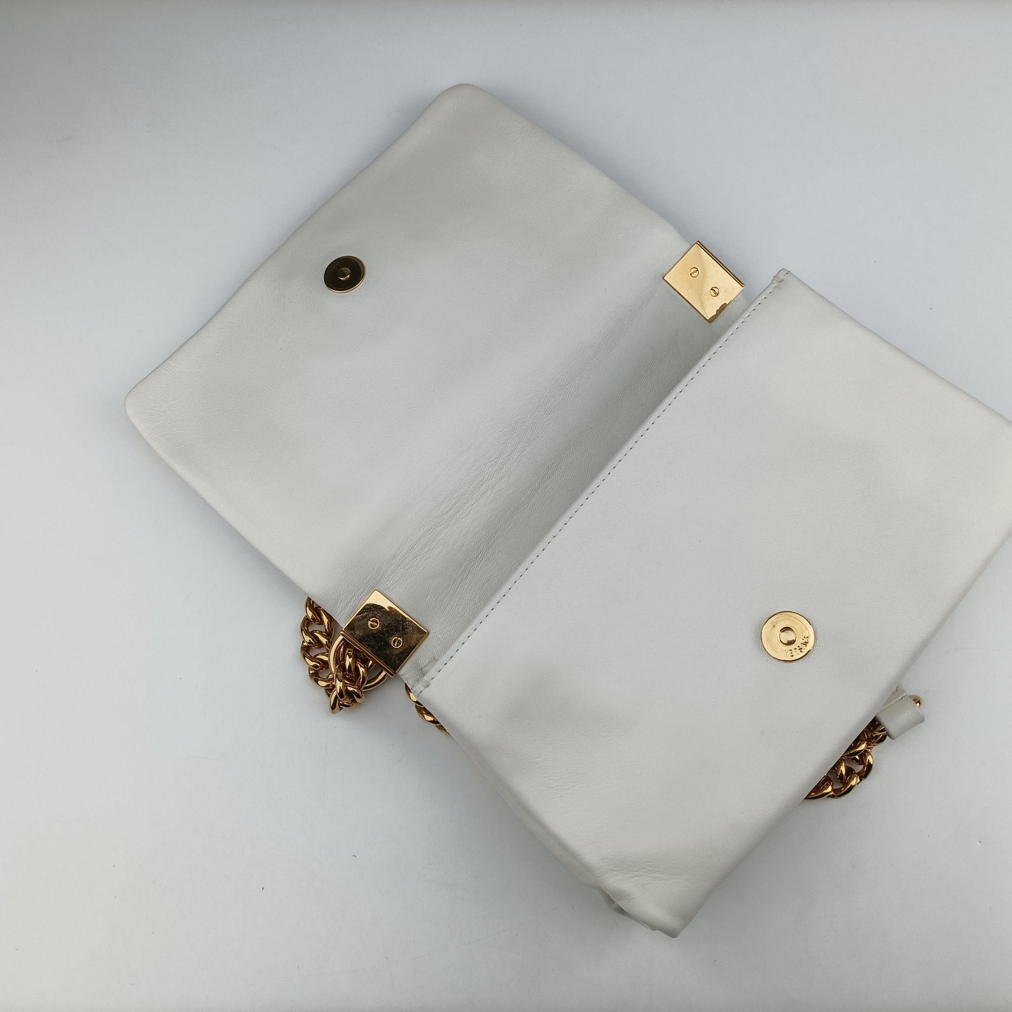 Vintage VERSACE Palazzo Medusa White leather  shoulderbag | stylenewstar