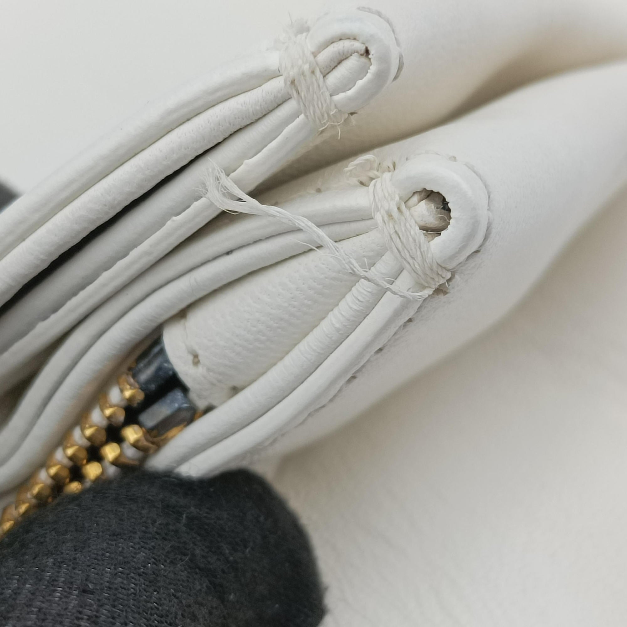 Vintage VERSACE Palazzo Medusa White leather  shoulderbag | stylenewstar