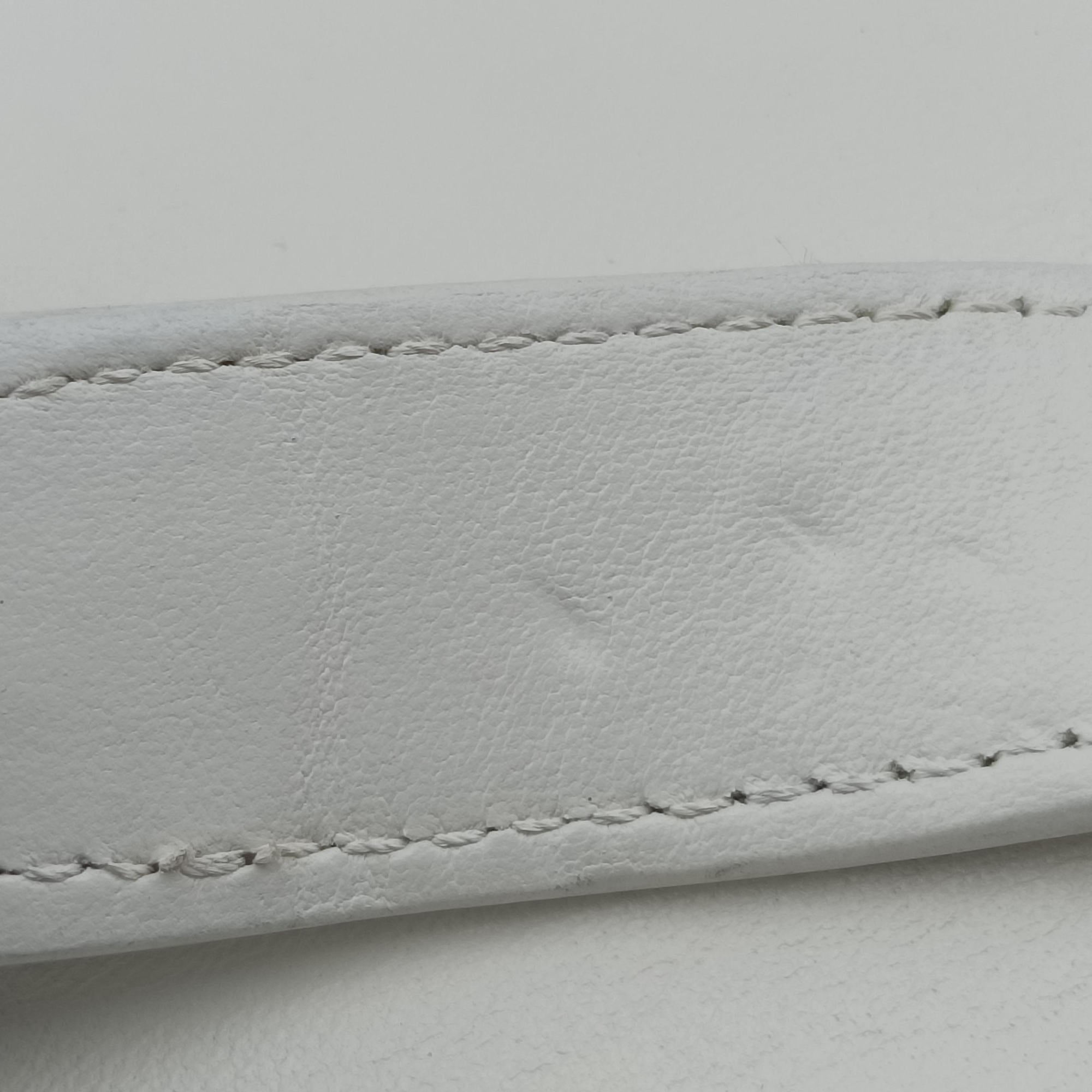 Vintage VERSACE Palazzo Medusa White leather  shoulderbag | stylenewstar