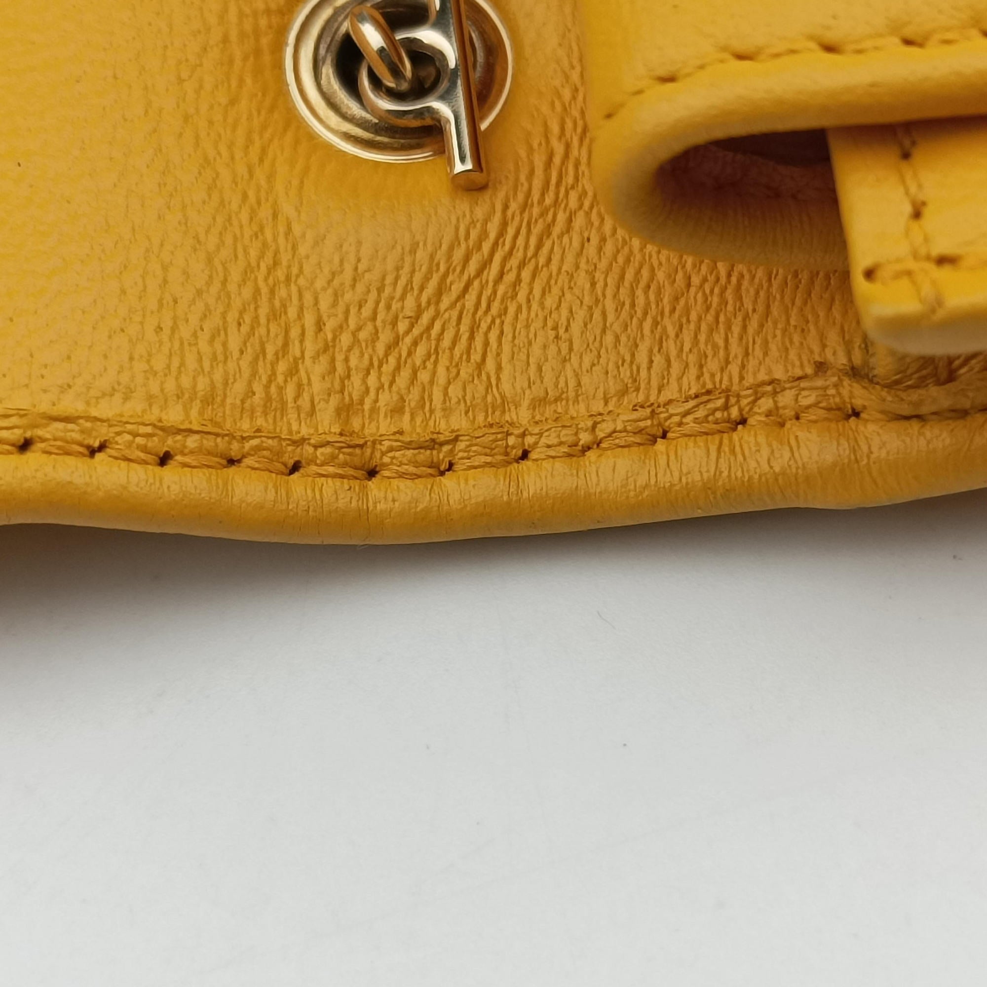Vintage Fendi Embossed Logo Yellow lambskin 3M9219 shoulderbag | stylenewstar