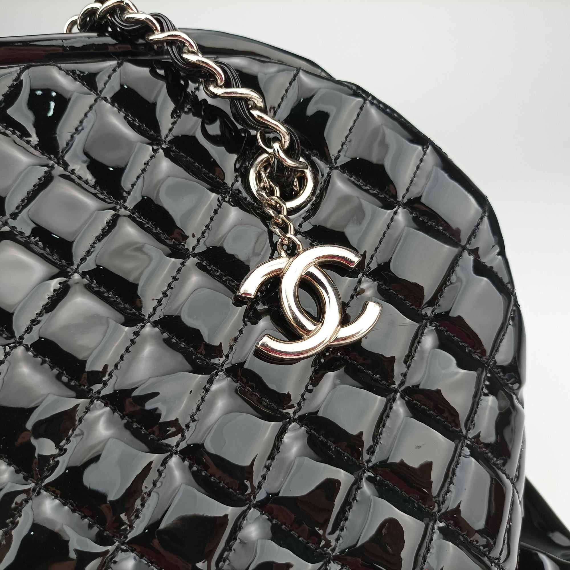Pre-owned Chanel Mademoiselle Bowling Black Patent Leather A50561 shoulderbag | stylenewstar