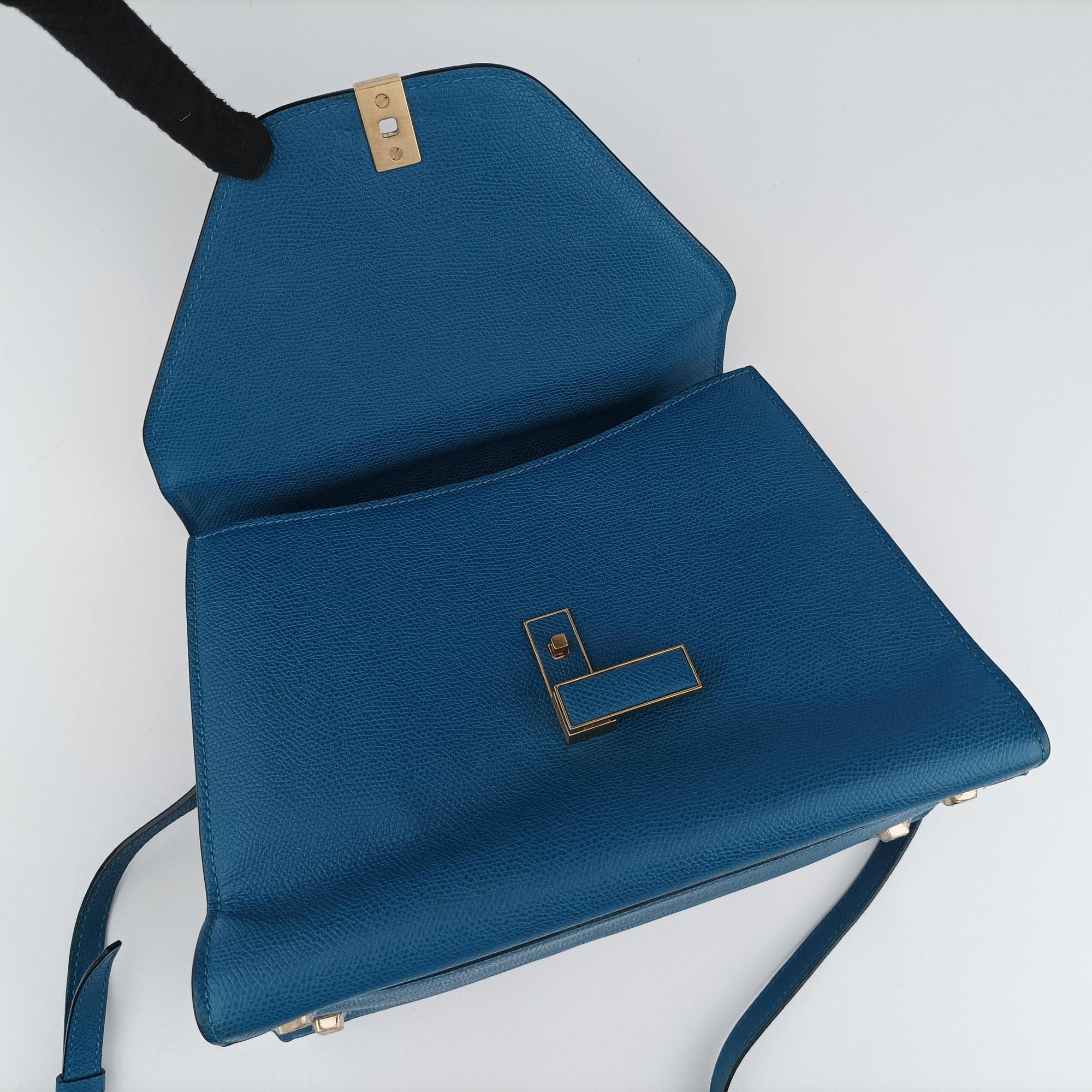 Pre-owned Valextra Iside Blue Calfskin  shoulderbag | stylenewstar