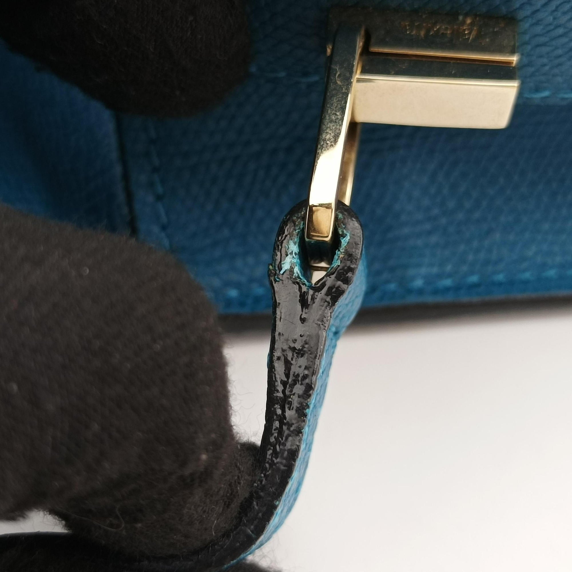 Pre-owned Valextra Iside Blue Calfskin  shoulderbag | stylenewstar
