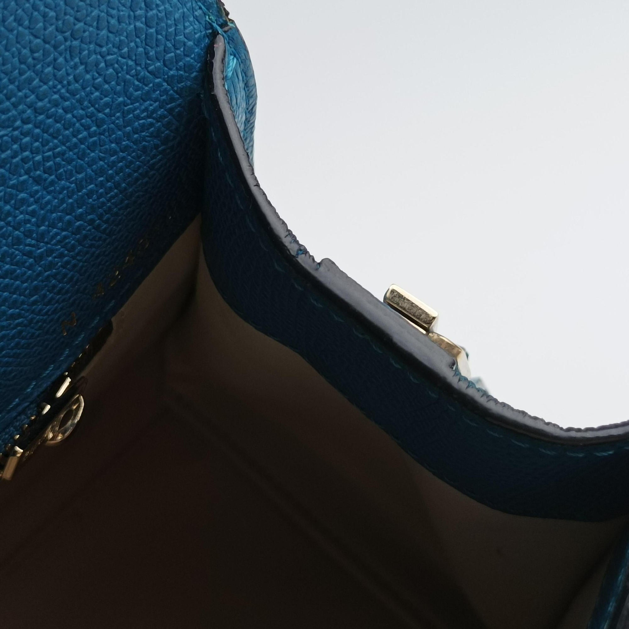 Pre-owned Valextra Iside Blue Calfskin  shoulderbag | stylenewstar