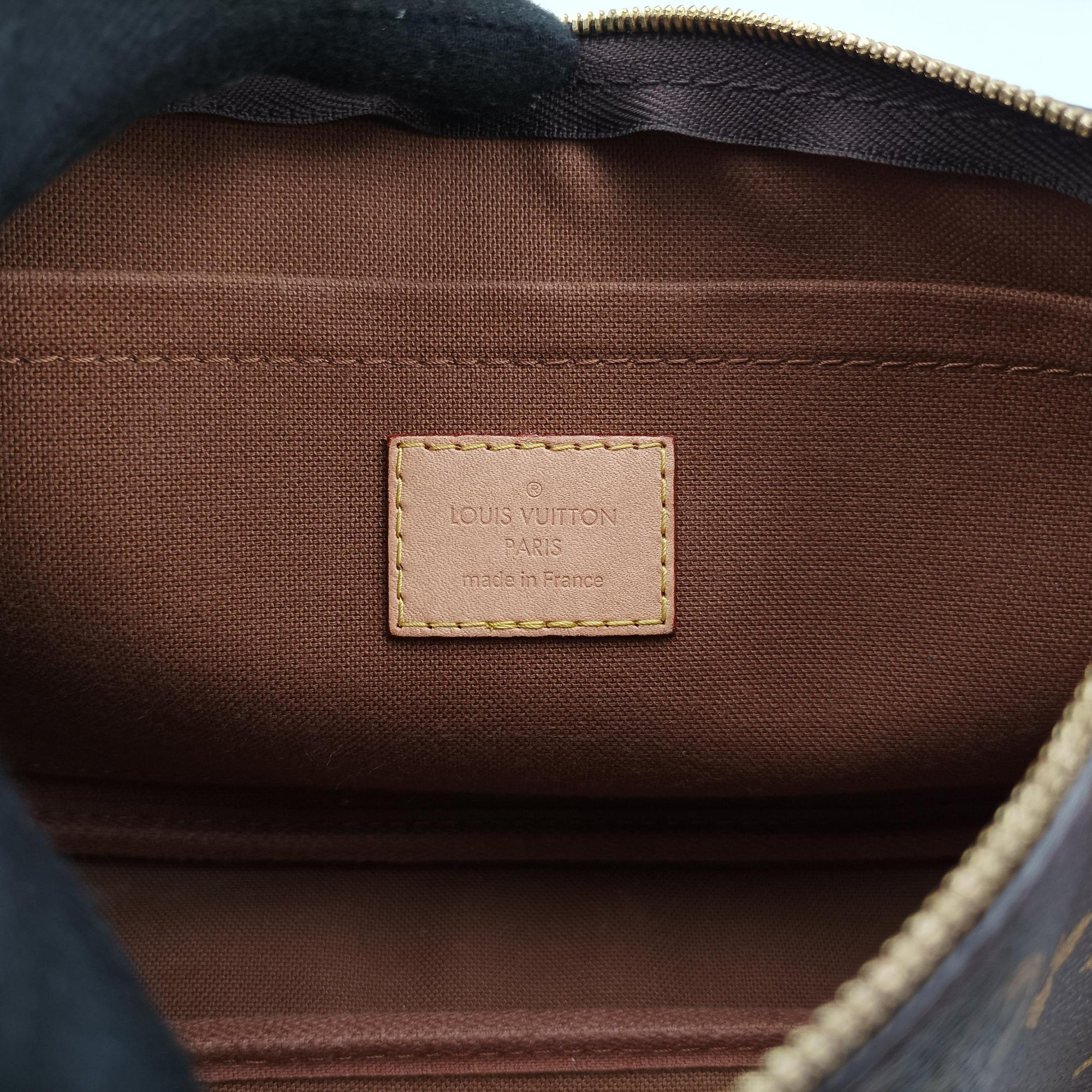 Vintage Louis Vuitton MULTI POCHETTE ACCESSOIRES Brown × Khaki Monogram Canvas M44840 shoulderbag | stylenewstar