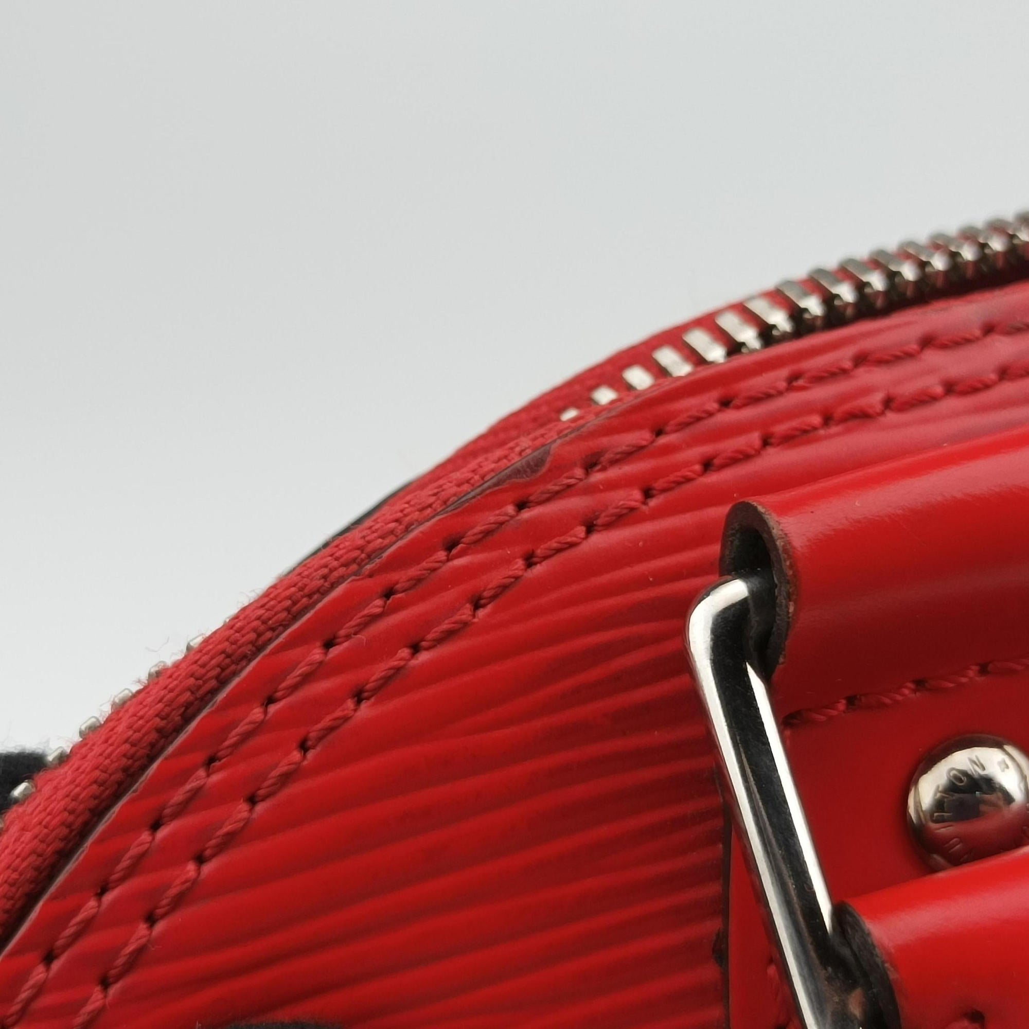Vintage Louis Vuitton Nano Alma COQUELICOT epi M50516 shoulderbag | stylenewstar
