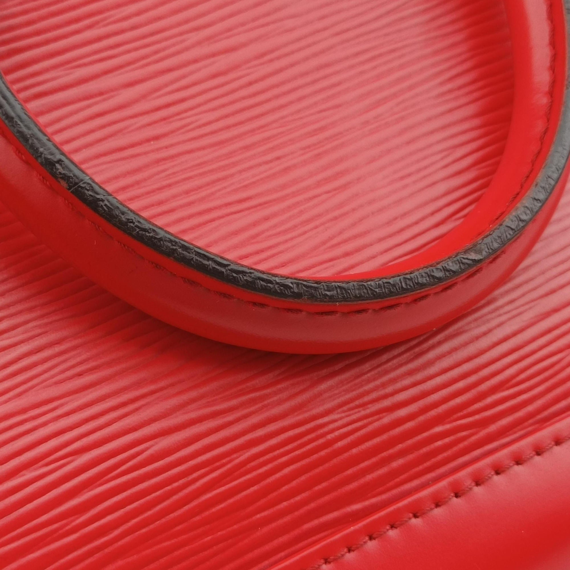 Vintage Louis Vuitton Nano Alma COQUELICOT epi M50516 shoulderbag | stylenewstar
