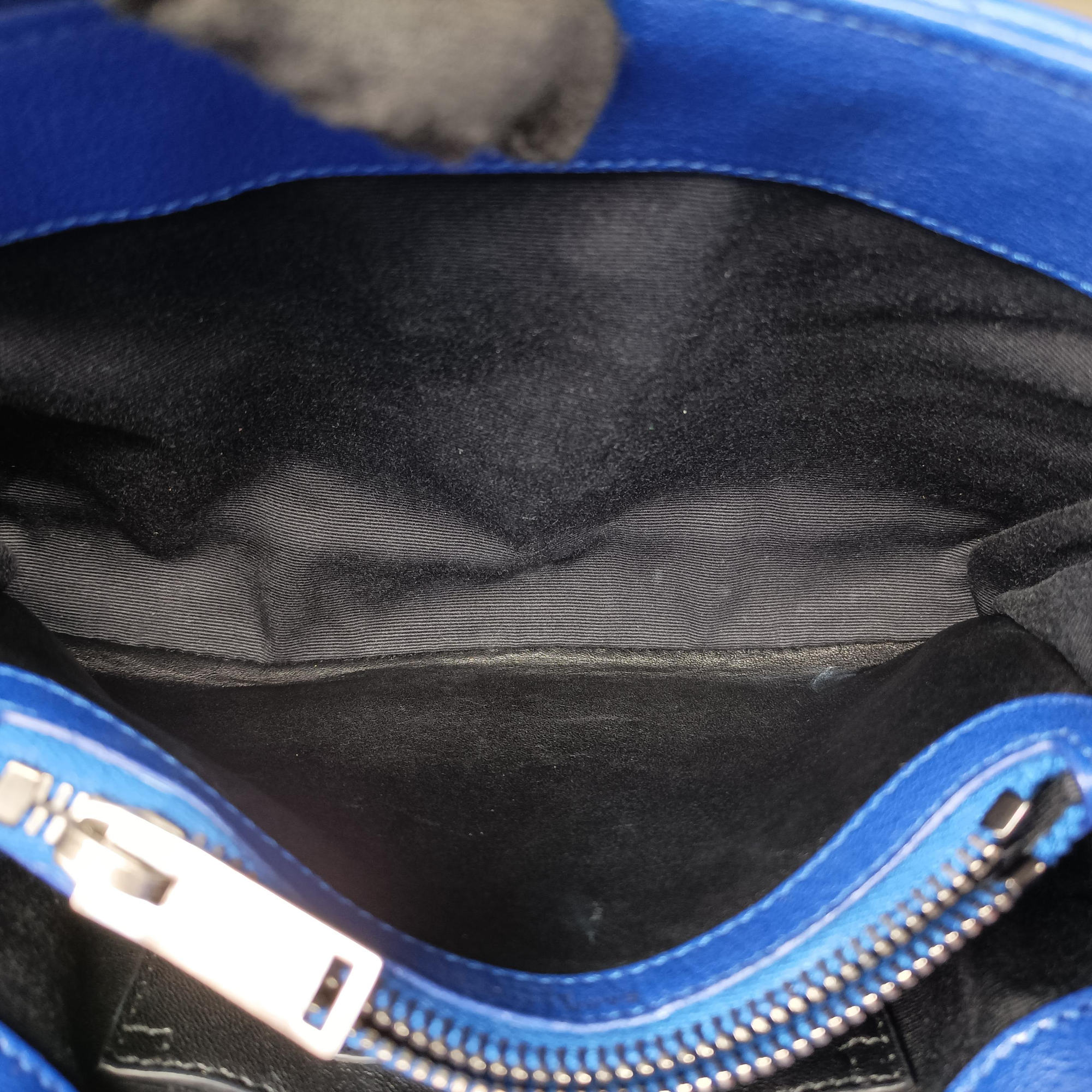 Pre-owned Yves Saint Laurent COLLEGE Blue Leather 428056 shoulderbag | stylenewstar