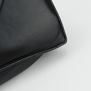 Pre-owned Yves Saint Laurent Betty Black Leather 315680 shoulderbag | stylenewstar