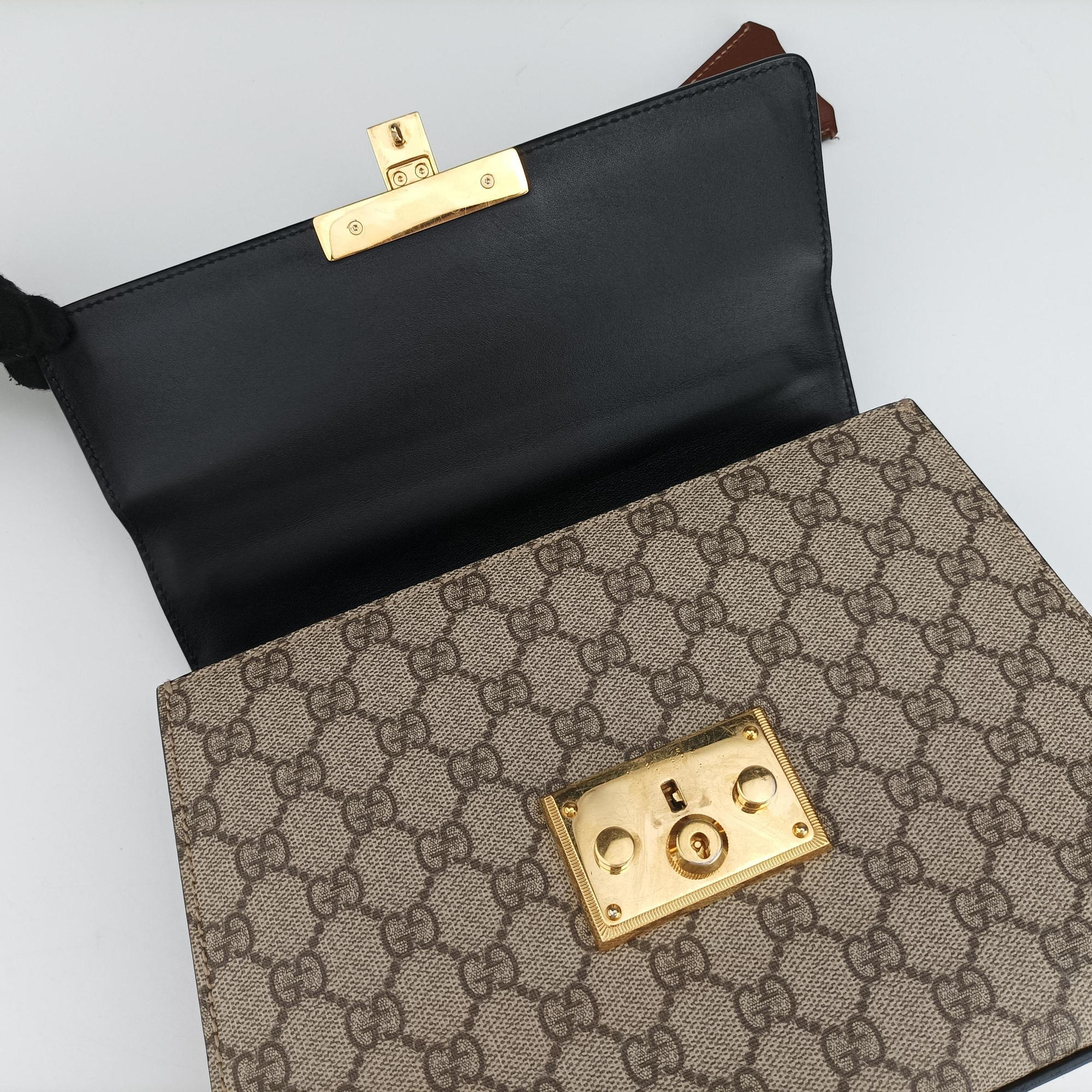 Pre-owned Gucci Padlock Beige×black PVC coated canvas×Leather 453188 shoulderbag | stylenewstar