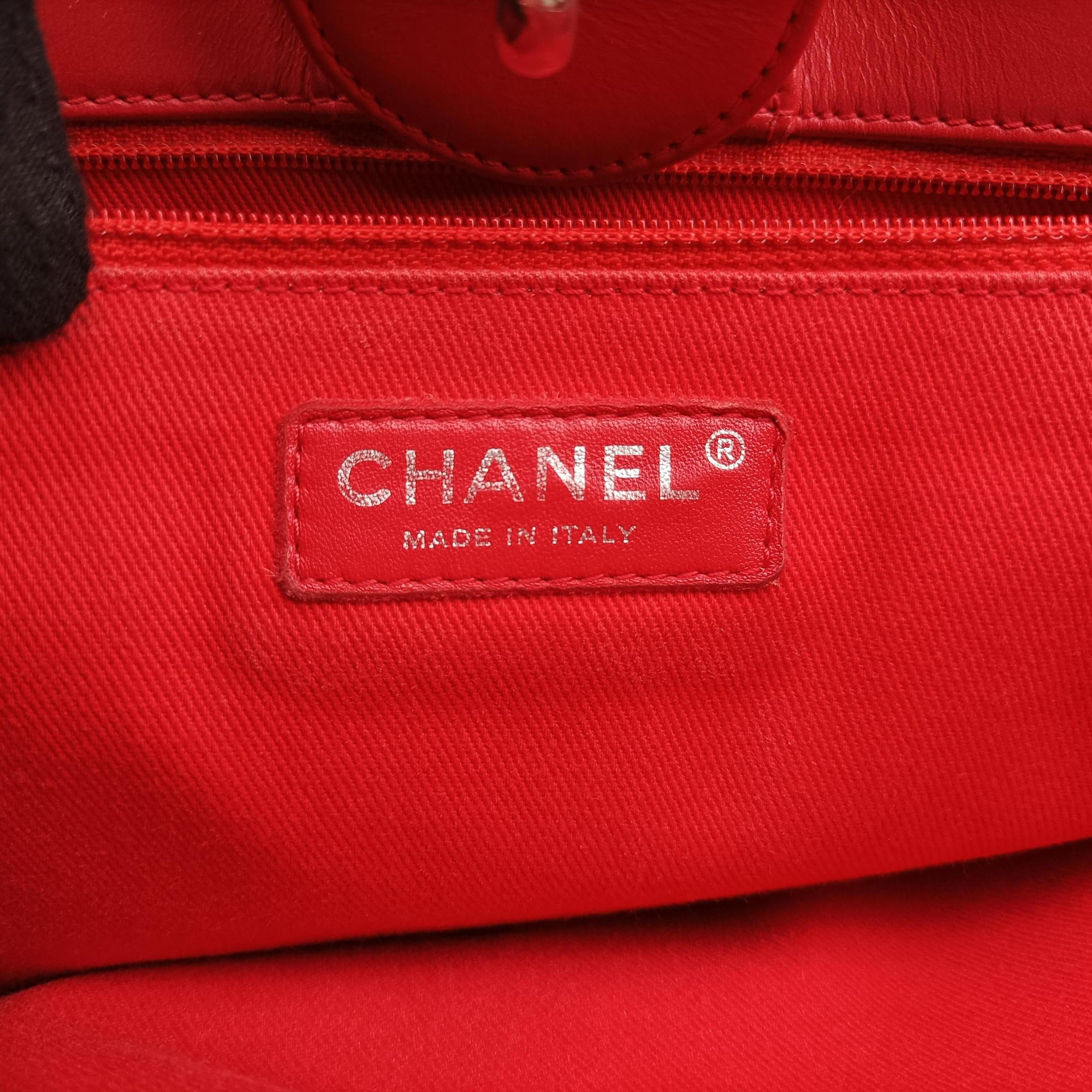 Vintage Chanel Up in the Air Perforated French Riviera Red Leather A67654 shoulderbag | stylenewstar