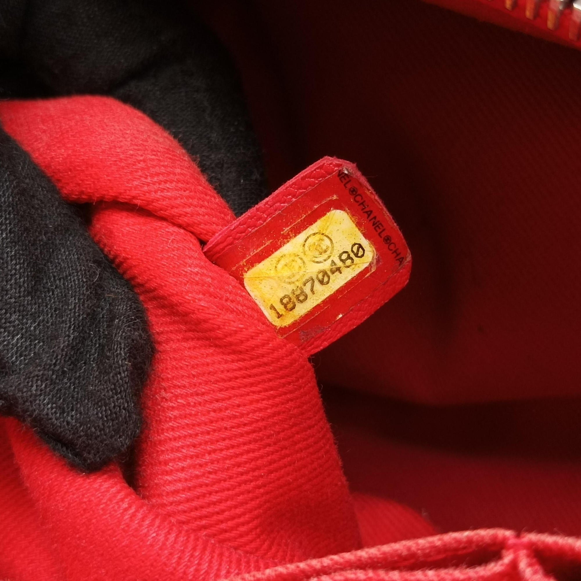 Vintage Chanel Up in the Air Perforated French Riviera Red Leather A67654 shoulderbag | stylenewstar