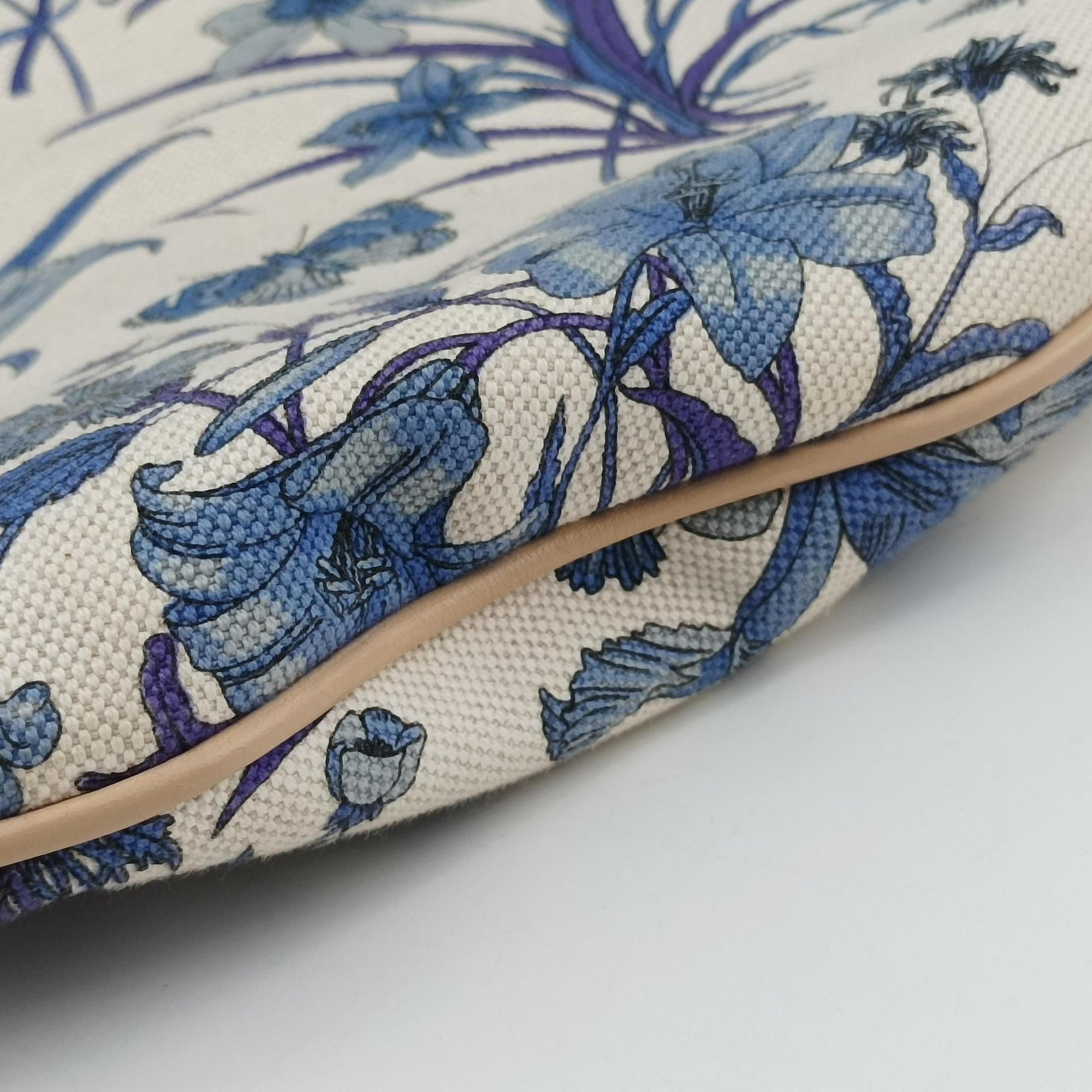 Pre-owned Gucci Flora Wave Hobo Blue ×l White Canvas×leather 170014 shoulderbag | stylenewstar