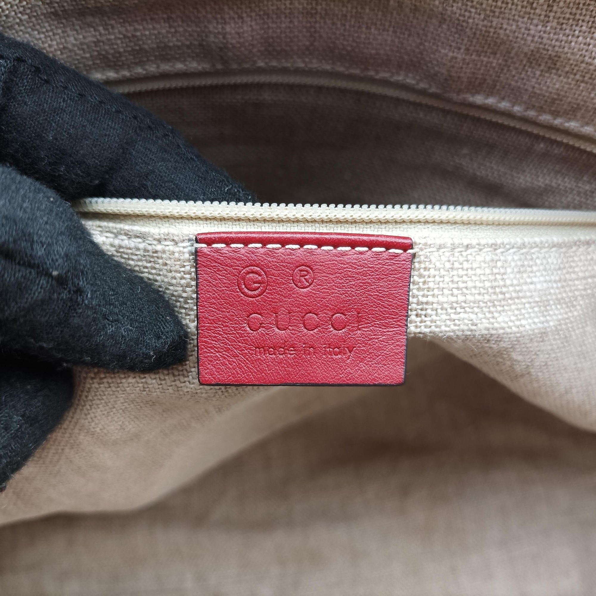 Pre-owned Gucci Microguccissima Red Leather 449657 shoulderbag | stylenewstar