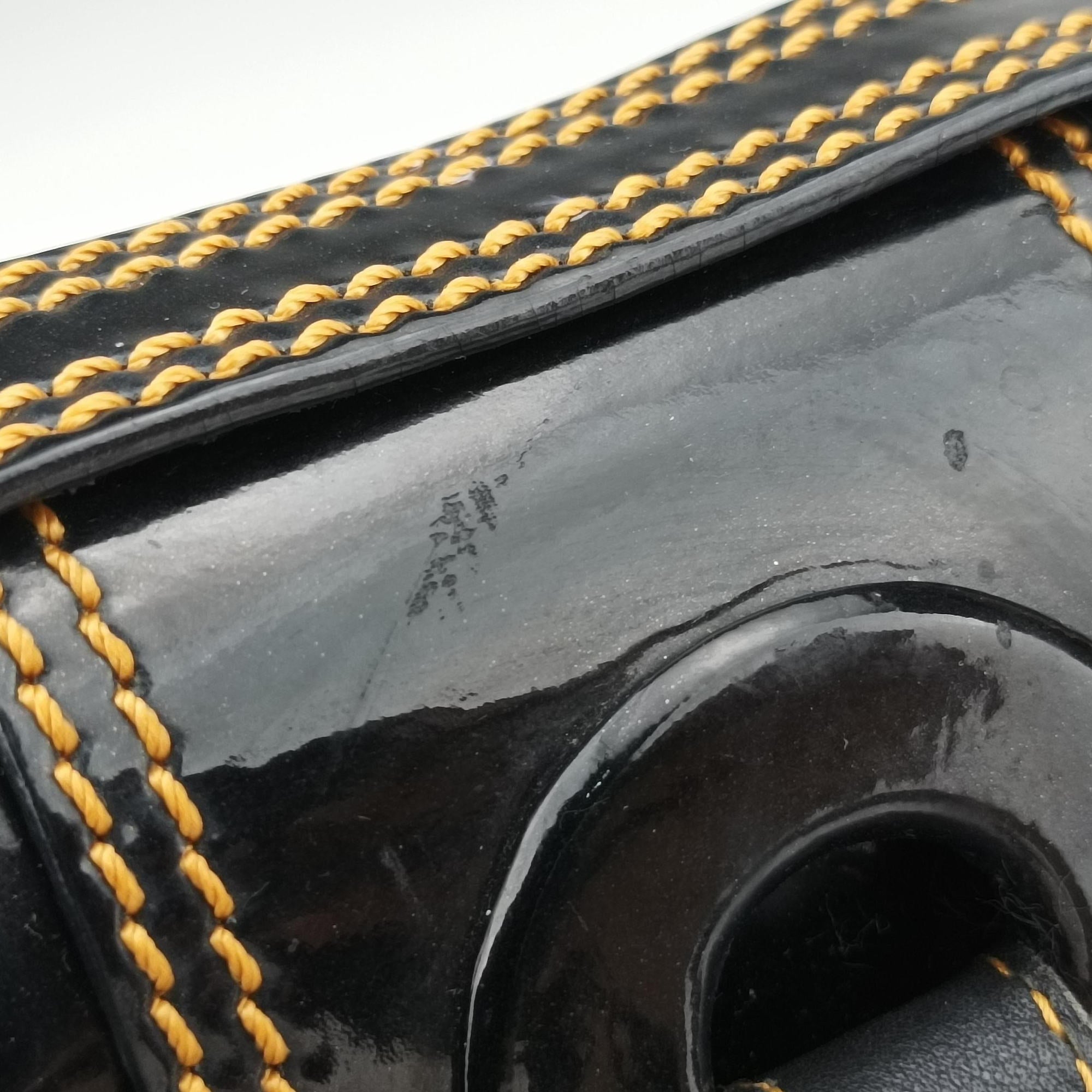Pre-owned Fendi B Bag Black Patent 8BN165 handbag | stylenewstar