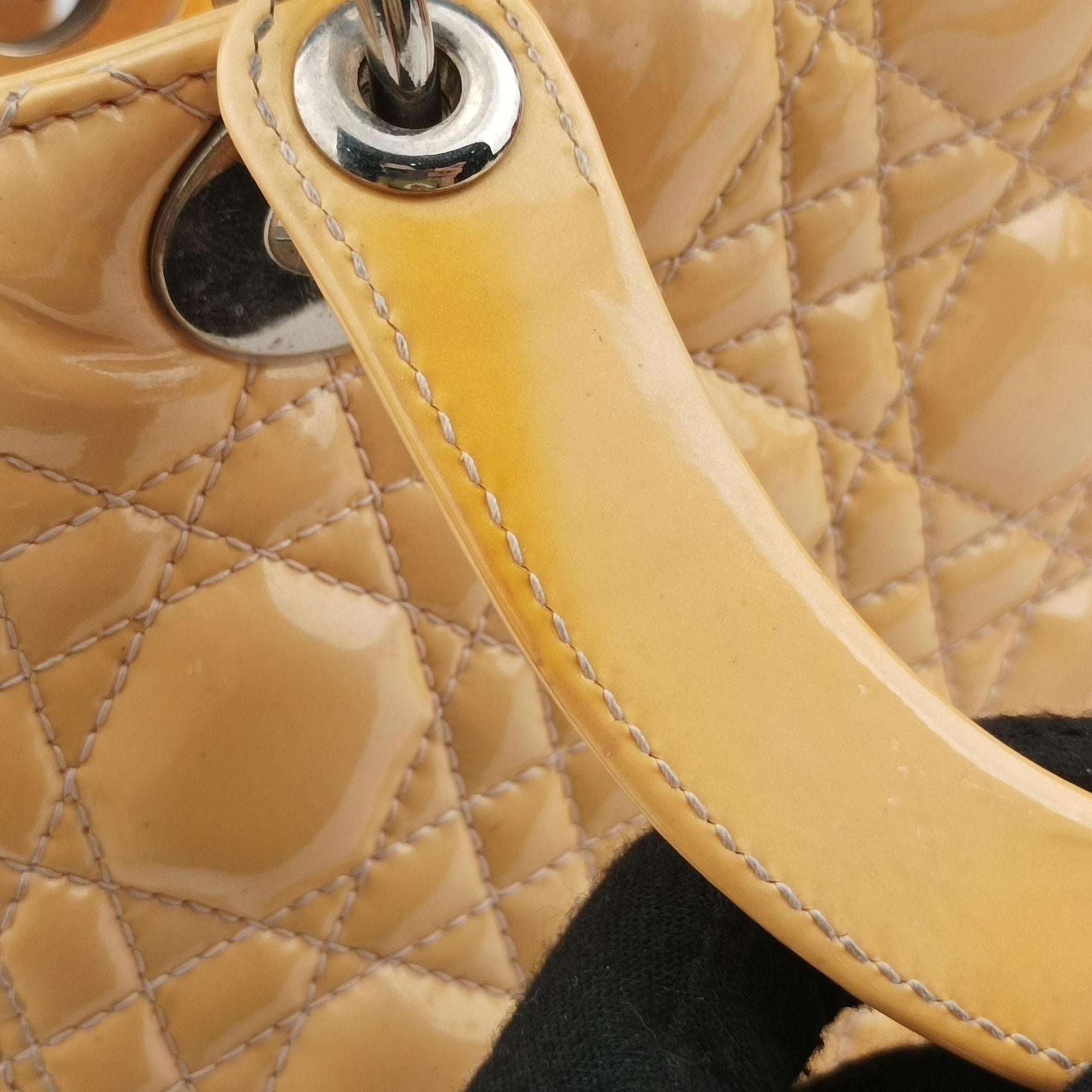 Pre-owned Christian Dior Lady Dior Beige Patent  shoulderbag | stylenewstar